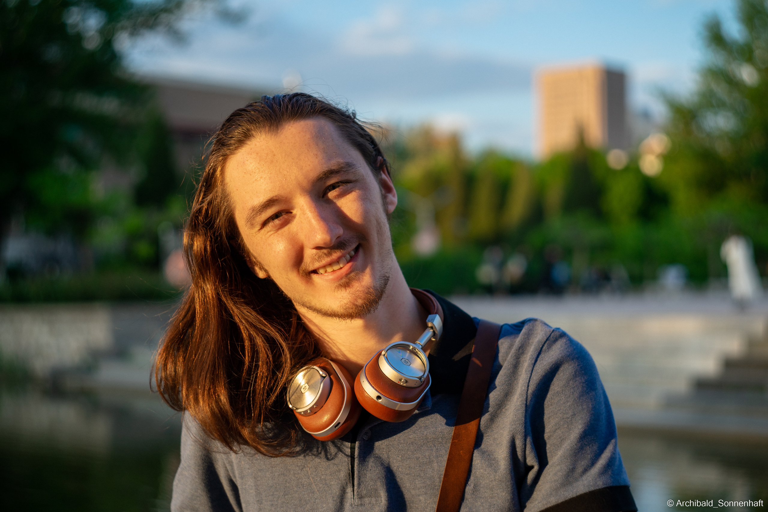 Walking in TJU on the first of May. Photographer in Guangzhou, China. Archibald Sonnenhaft