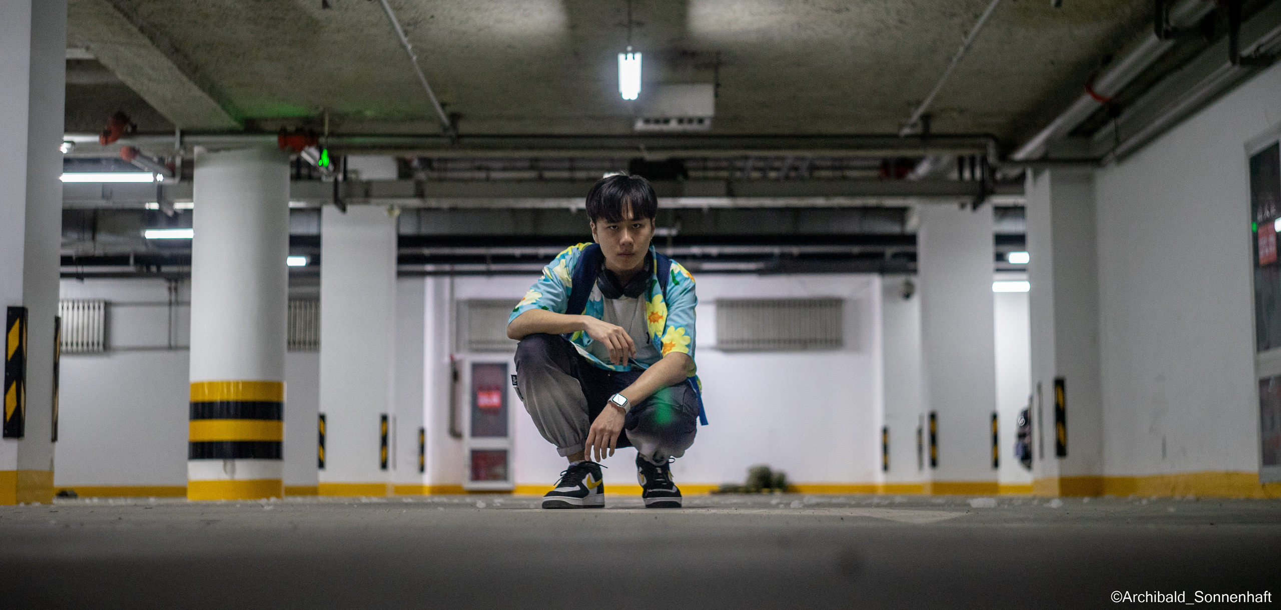 Underground photographers. Photographer in Guangzhou, China. Archibald Sonnenhaft