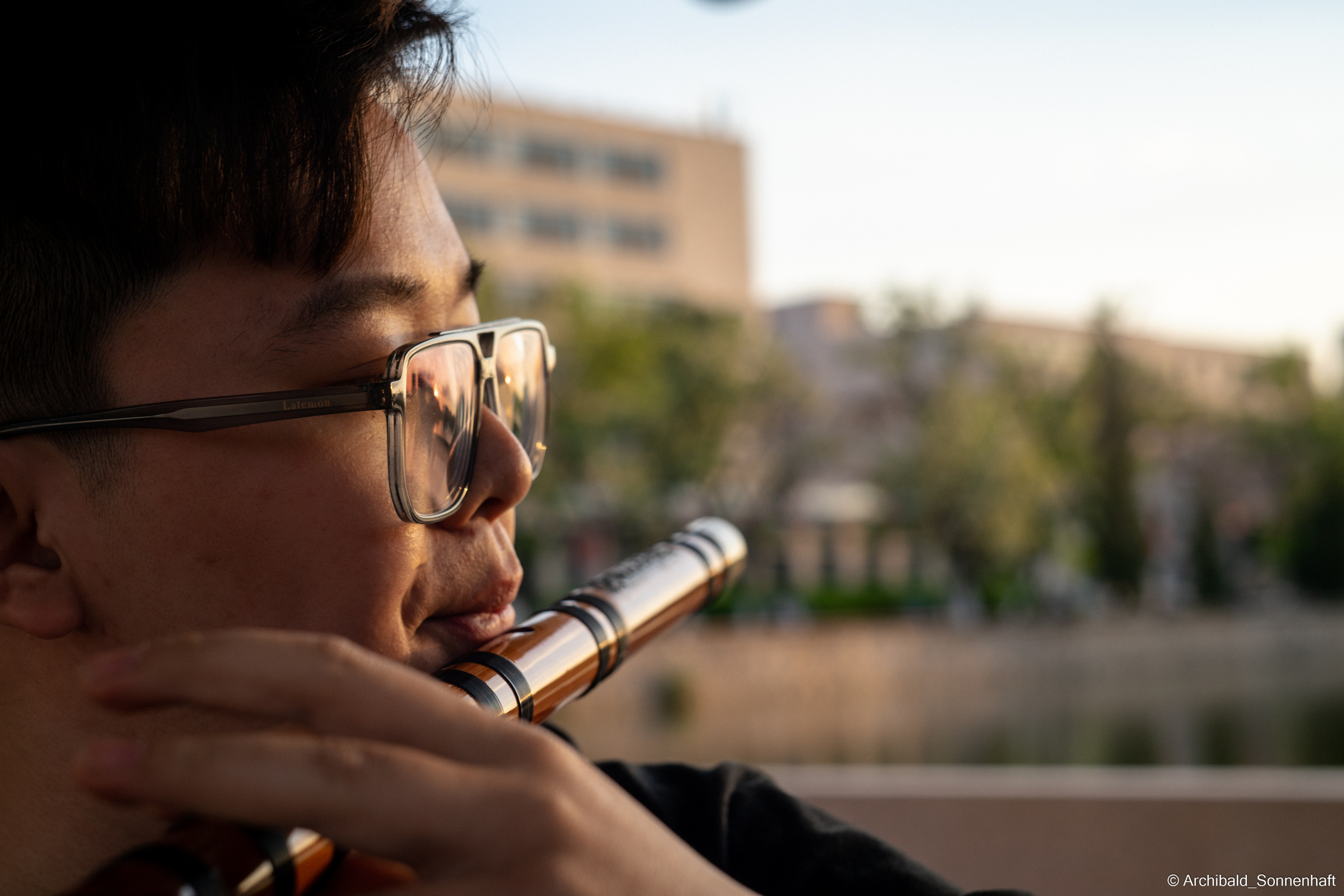 Walking in TJU on the first of May. Photographer in Guangzhou, China. Archibald Sonnenhaft