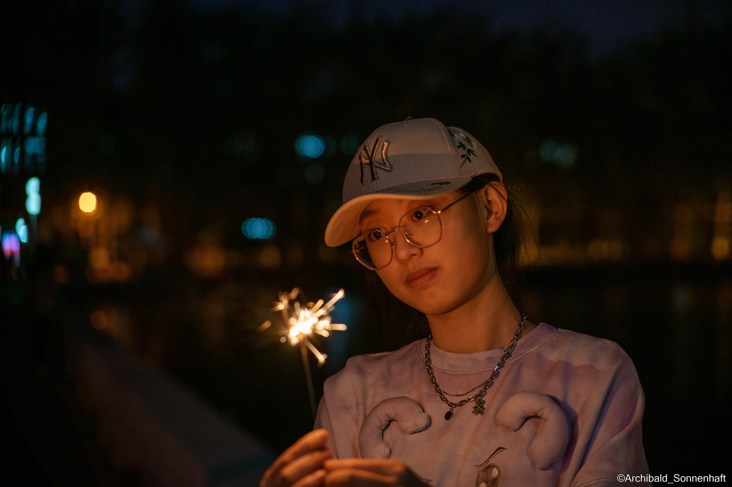 Underground photographers. Photographer in Guangzhou, China. Archibald Sonnenhaft