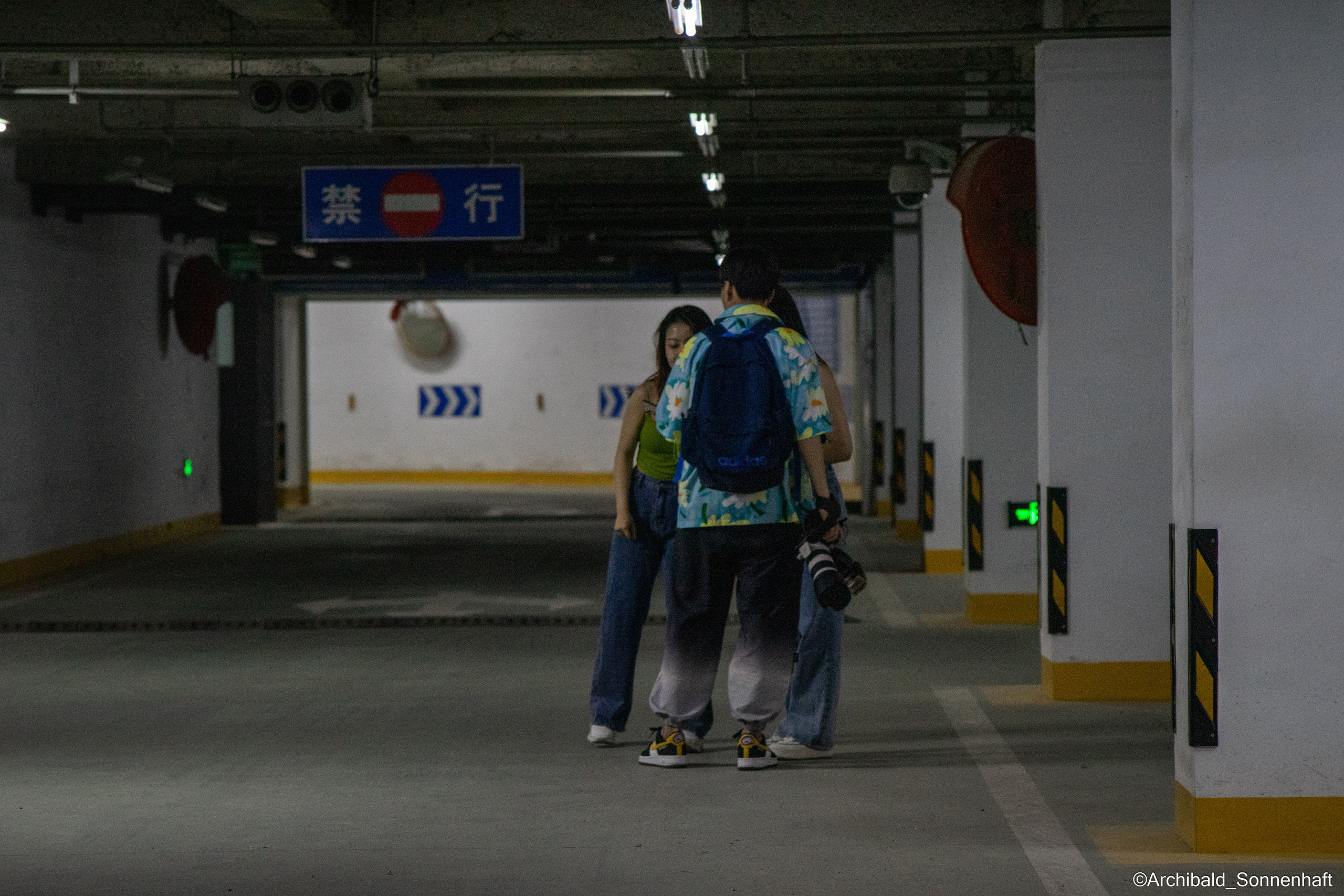 Underground photographers. Photographer in Guangzhou, China. Archibald Sonnenhaft