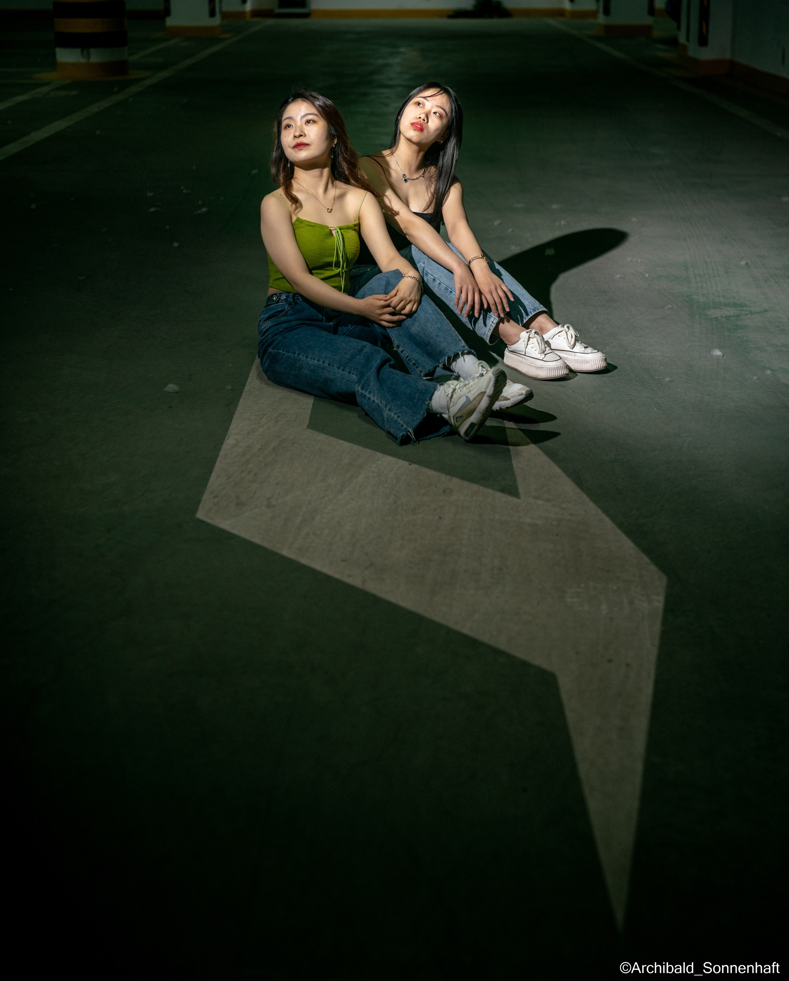 Underground photographers. Photographer in Guangzhou, China. Archibald Sonnenhaft