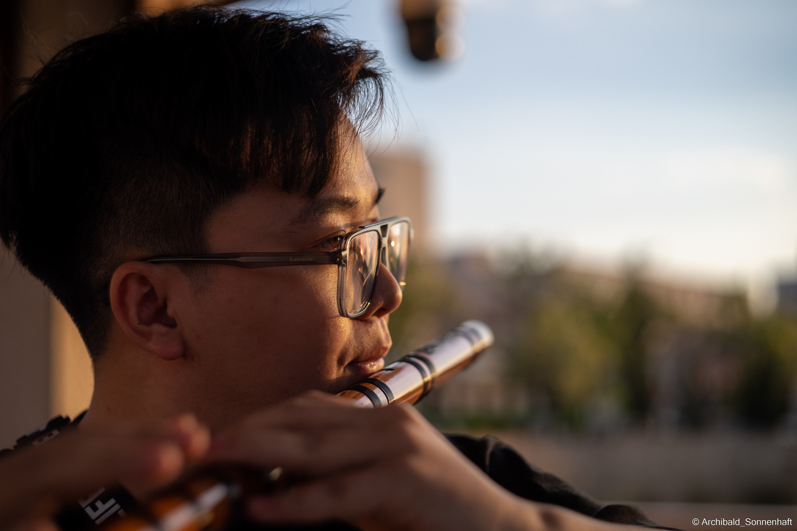 Walking in TJU on the first of May. Photographer in Guangzhou, China. Archibald Sonnenhaft