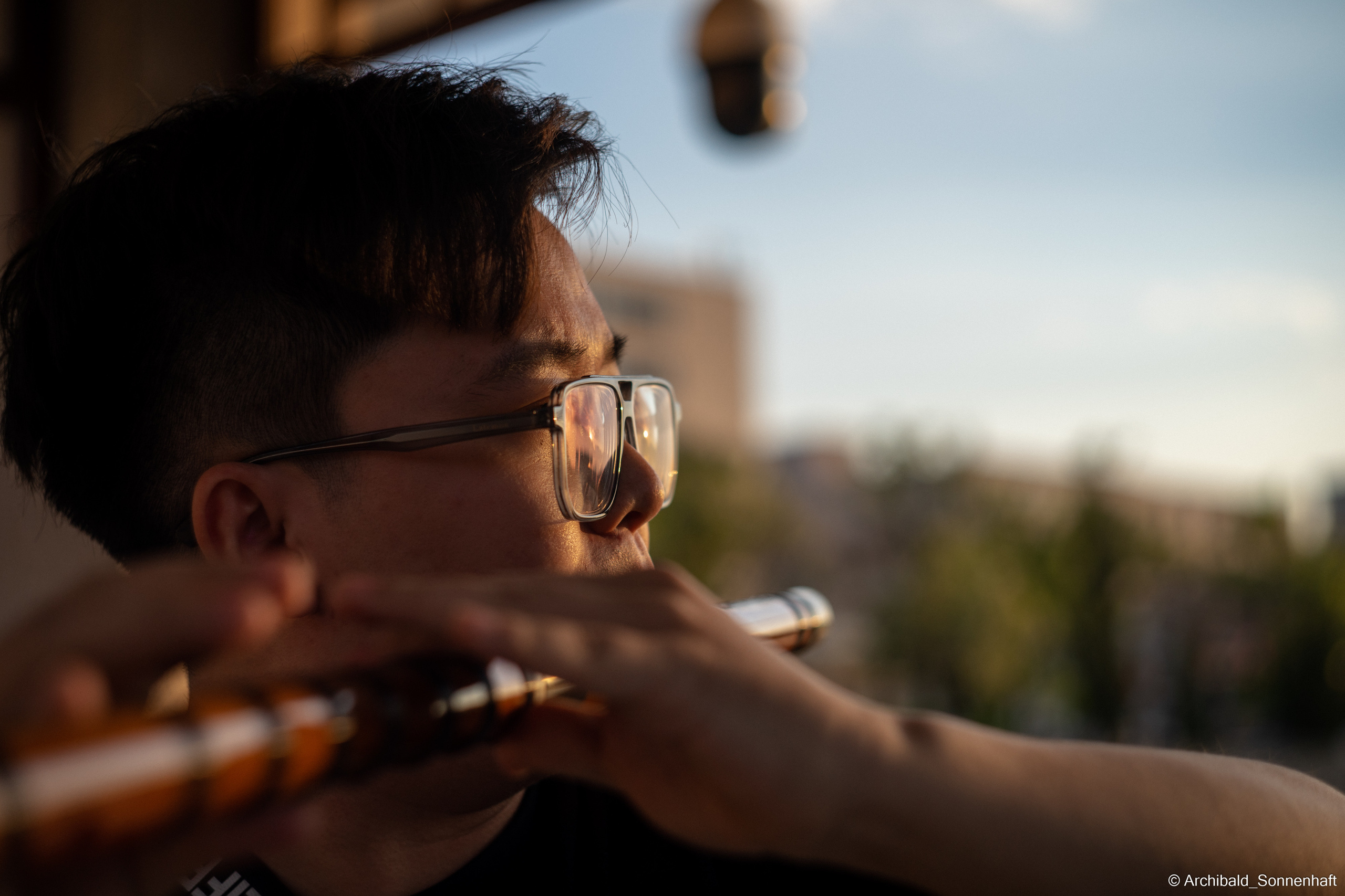 Walking in TJU on the first of May. Photographer in Guangzhou, China. Archibald Sonnenhaft