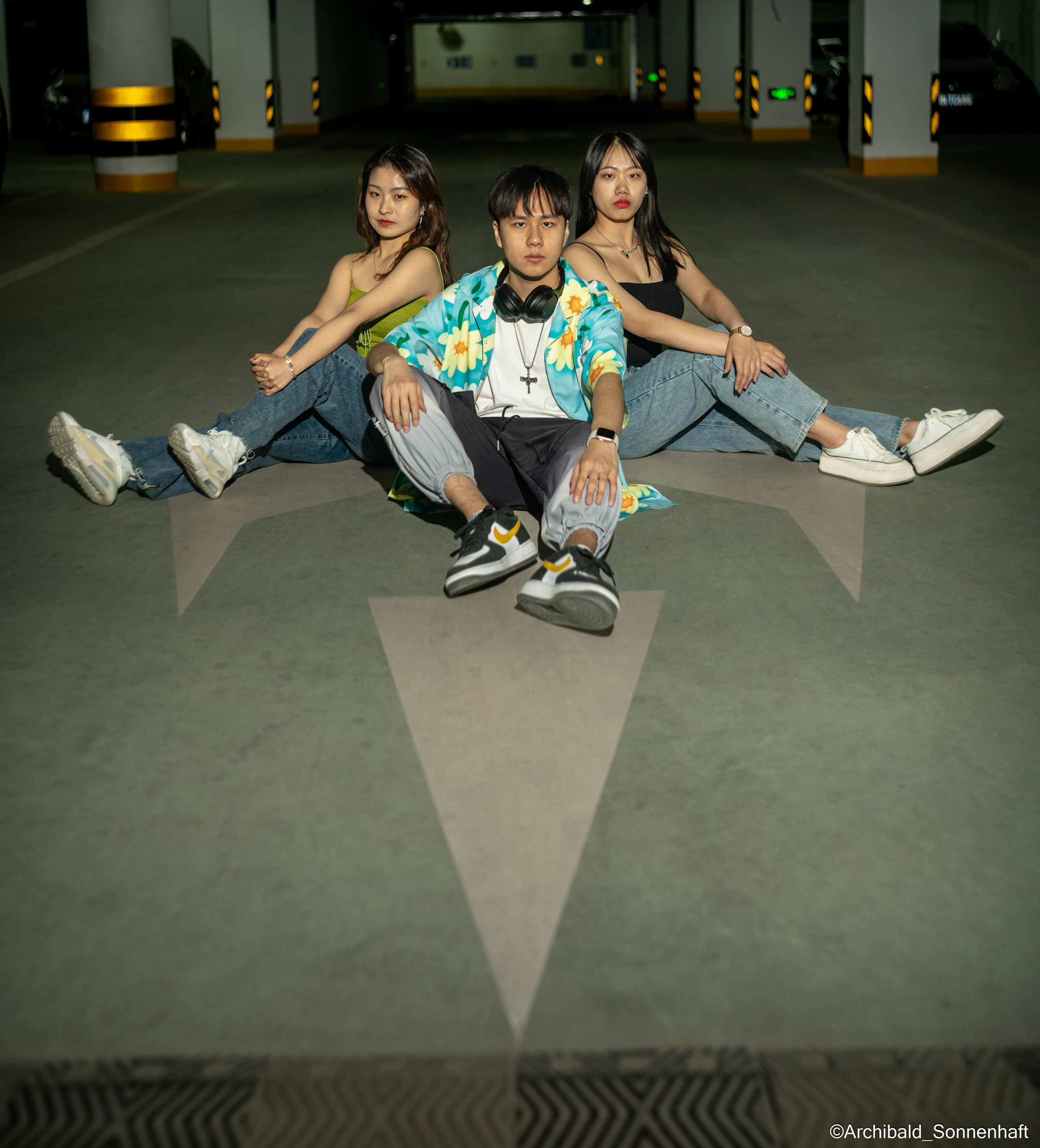 Underground photographers. Photographer in Guangzhou, China. Archibald Sonnenhaft