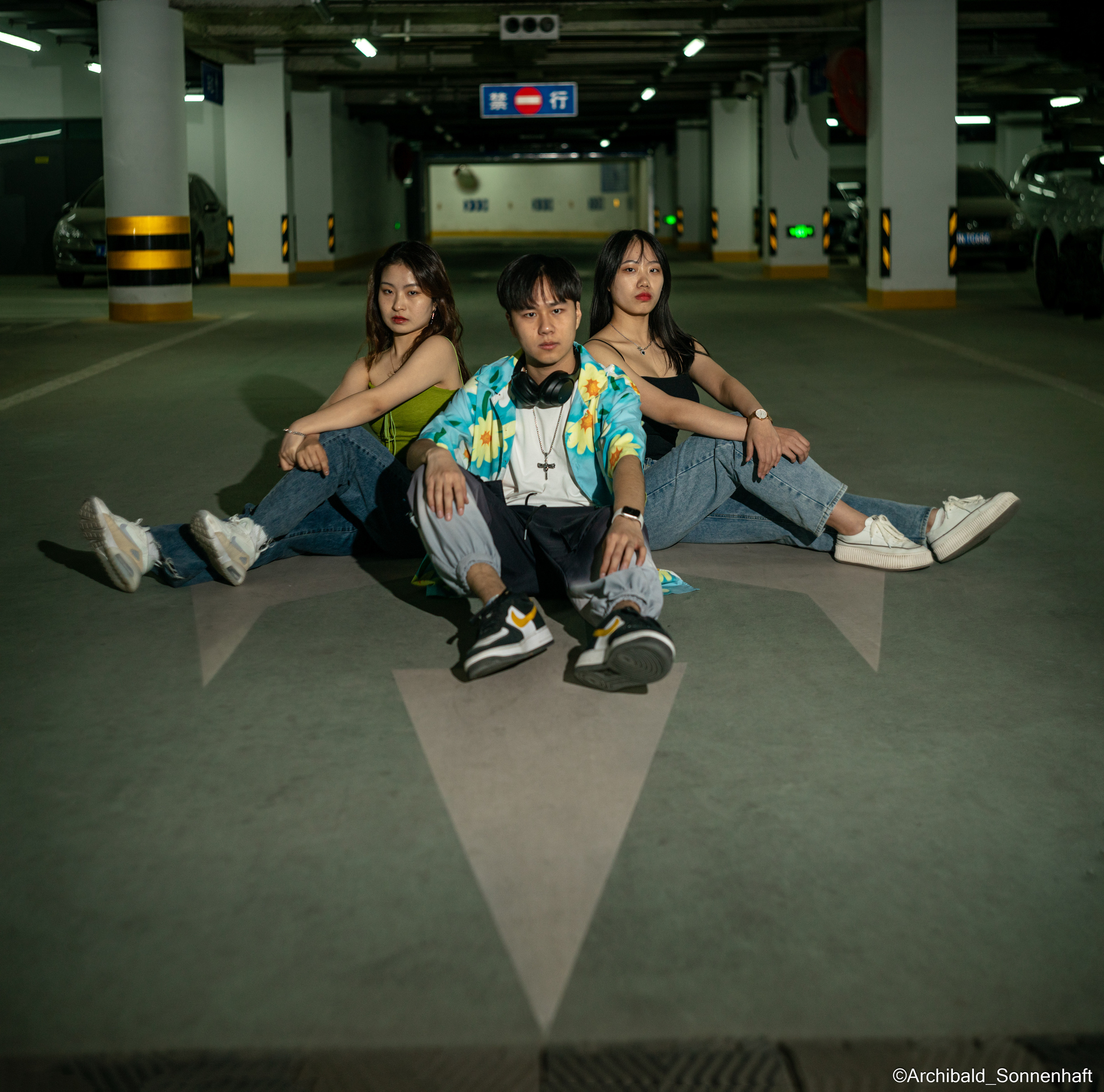 Underground photographers. Photographer in Guangzhou, China. Archibald Sonnenhaft