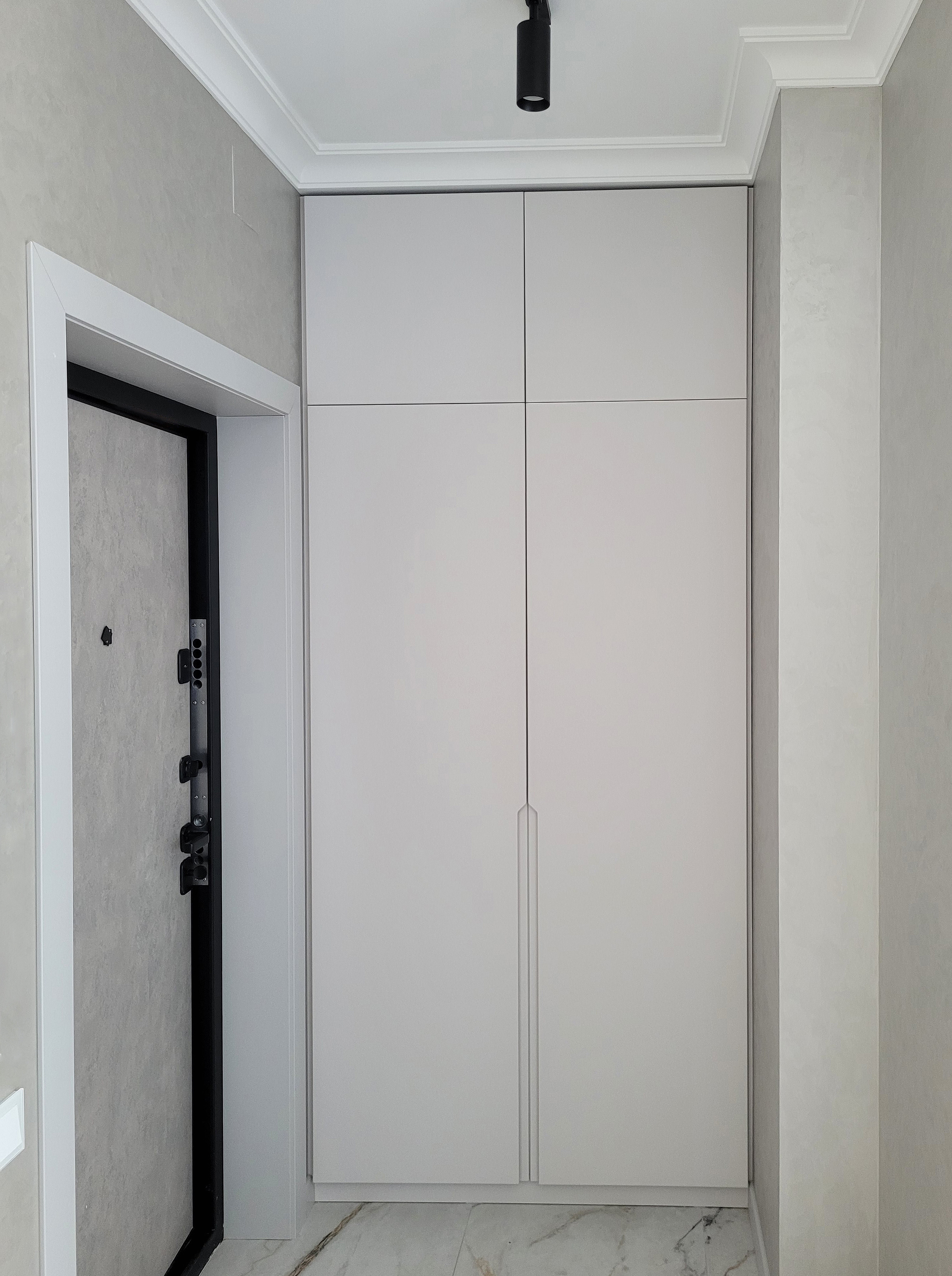 Шкафы, гардеробные и прихожие на заказ в Евпатории. Мебель на заказ в Евпатории