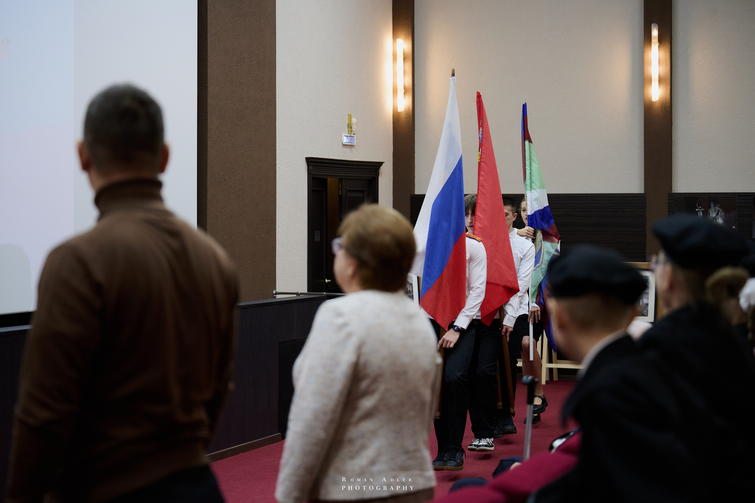 ДК «Победа» выставка фотопроекта «Территории». Фотограф Роман Адлер