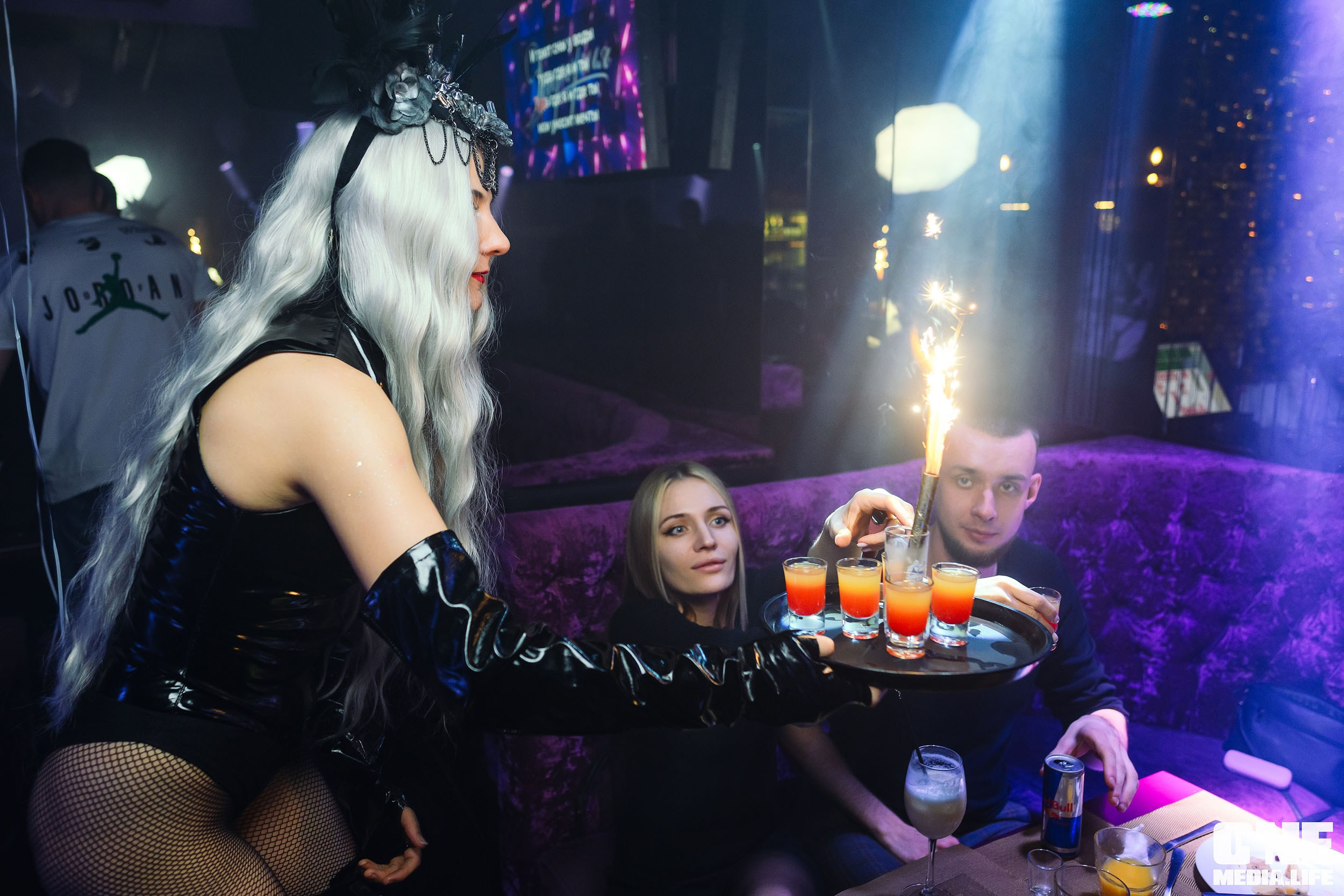 Фотоотчет с вечеринки в караоке-клубе Эйфория. One Media Life: фоторепортажи, фотоотчеты с мероприятий и заведений