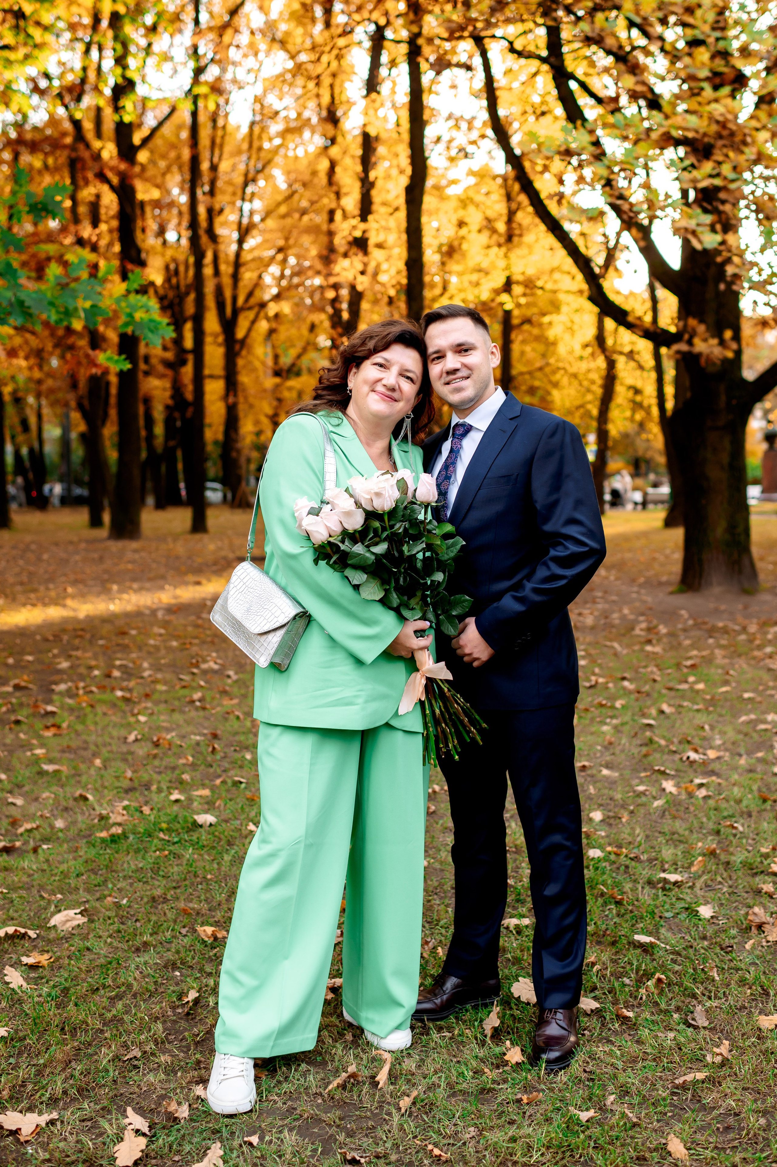 Осенняя великолепная свадебная прогулка жениха и невесты в октябре в Санкт-Петербурге в Михайловском парке и у Атлантов на Миллионной улице. Портретный, семейный и свадебный фотограф в Санкт-Петербурге и в Пушкине Ширяев Денис