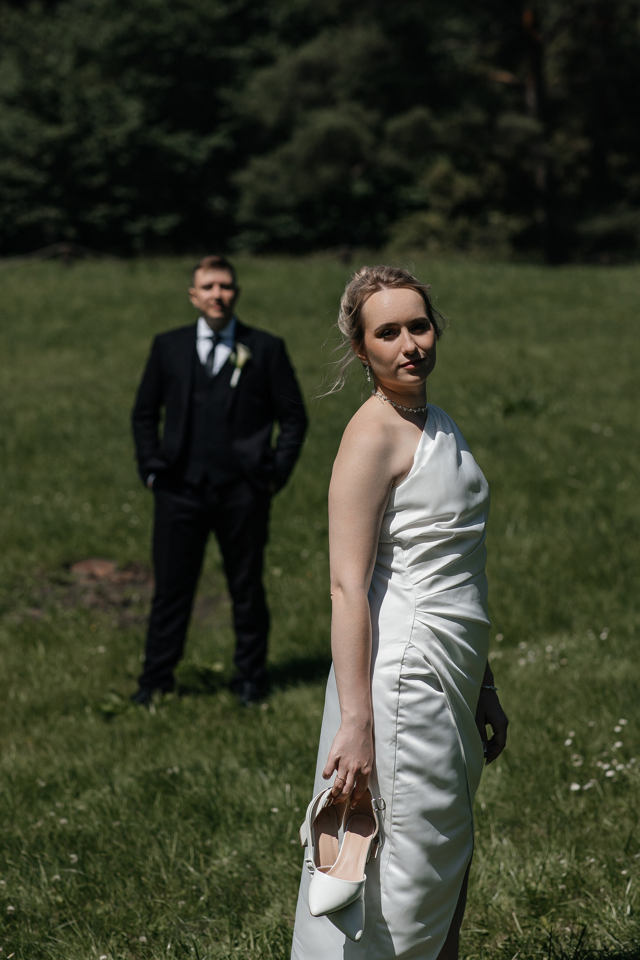 Свадебная фотосессия в Ботаническом саду имени Цицина. Свадебный фотограф в Москве Дарья Олендарёва