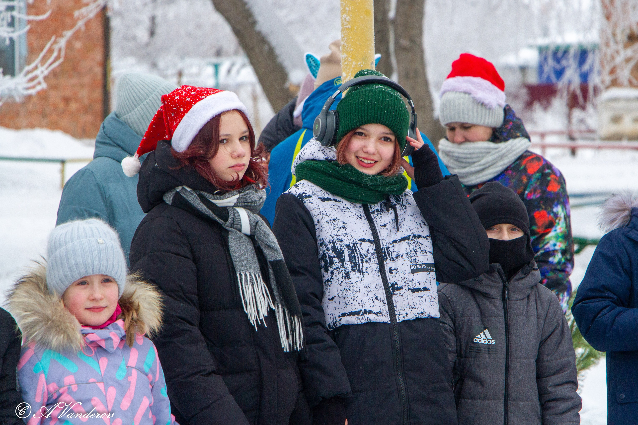 Праздник во дворе, ул. Осташковская-20. Фотограф Омск | Александр Вандеров