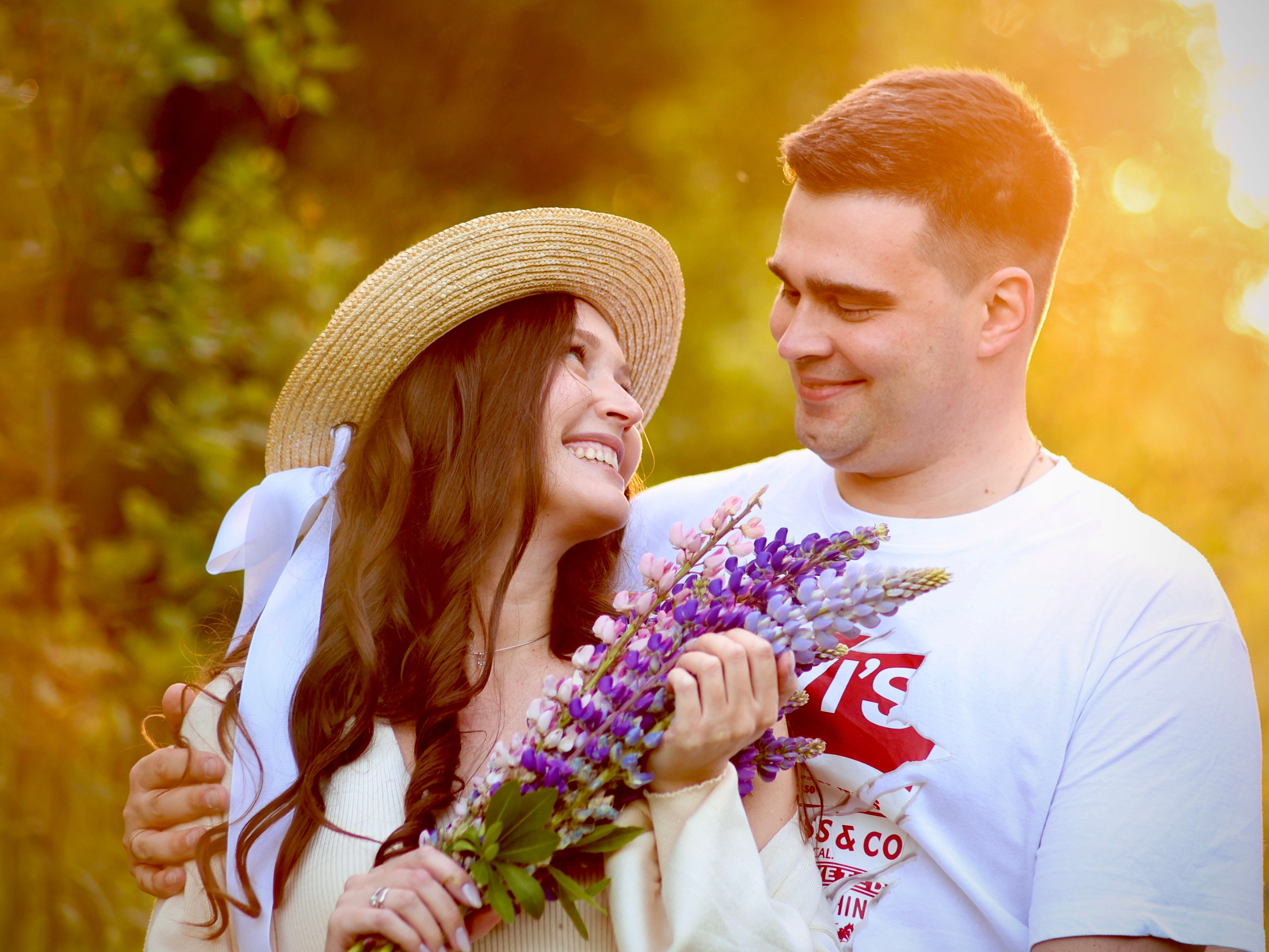 Фотосессия в люпинах. Свадебный и семейный фотограф-Королева Натали/Раменское-Жуковский-Москва/тел.+7 (985) 153-75-43