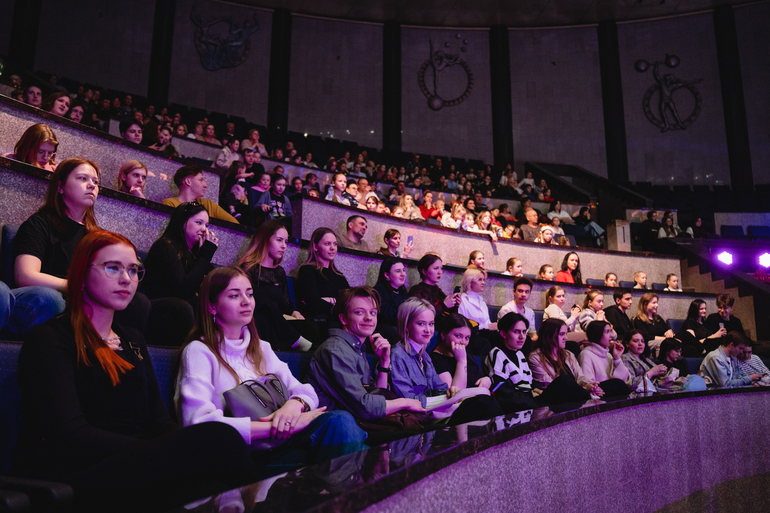 Открытая репетиция Королевского цирка Гии Эрадзе в Новосибирске. Воробьева Ксения — Спортивный и танцевальный фотограф Новосибирск