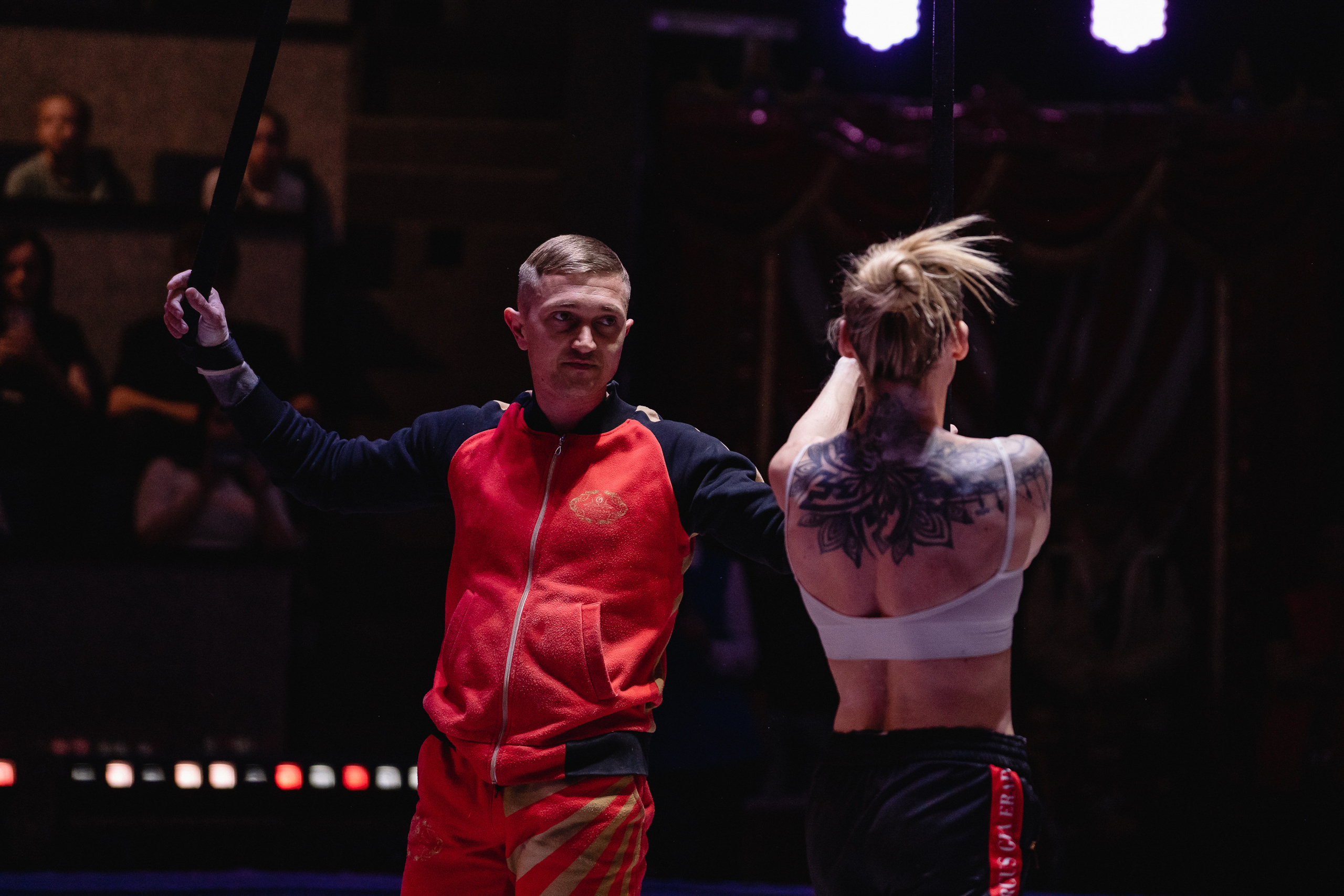 Открытая репетиция Королевского цирка Гии Эрадзе в Новосибирске. Воробьева Ксения — Спортивный и танцевальный фотограф Новосибирск