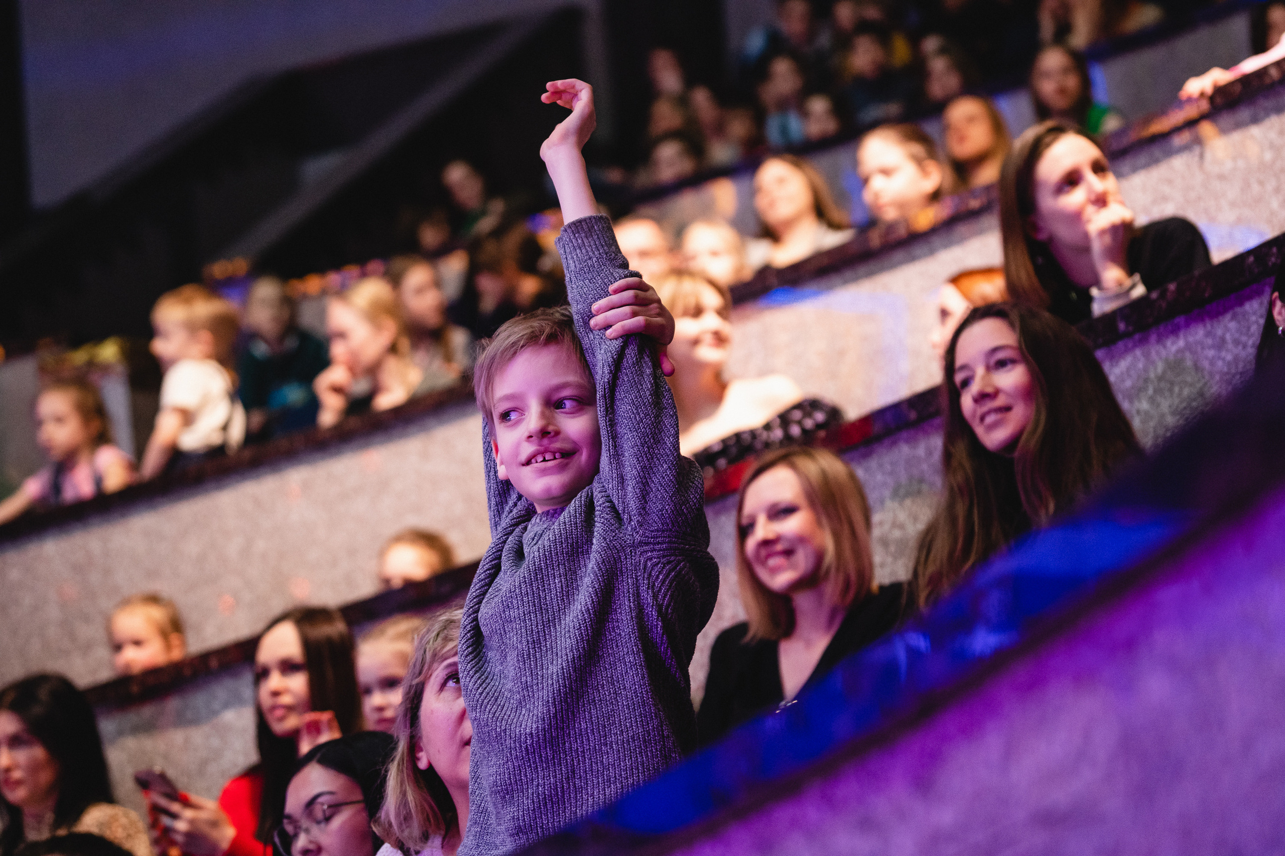 Открытая репетиция Королевского цирка Гии Эрадзе в Новосибирске. Воробьева Ксения — Спортивный и танцевальный фотограф Новосибирск