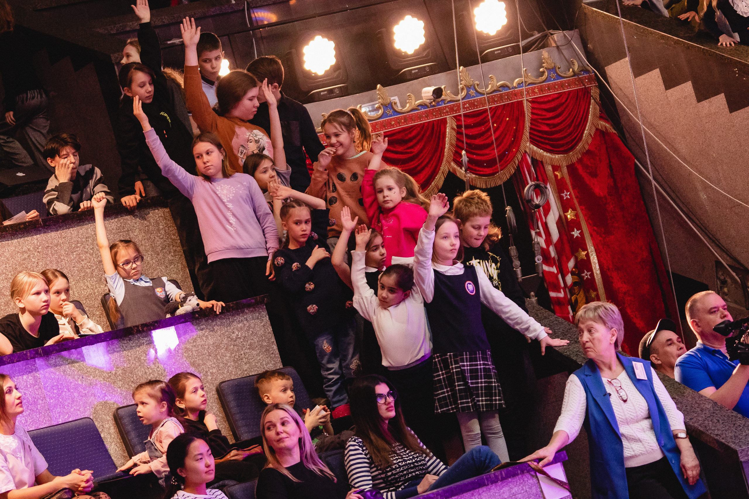 Открытая репетиция Королевского цирка Гии Эрадзе в Новосибирске. Воробьева Ксения — Спортивный и танцевальный фотограф Новосибирск