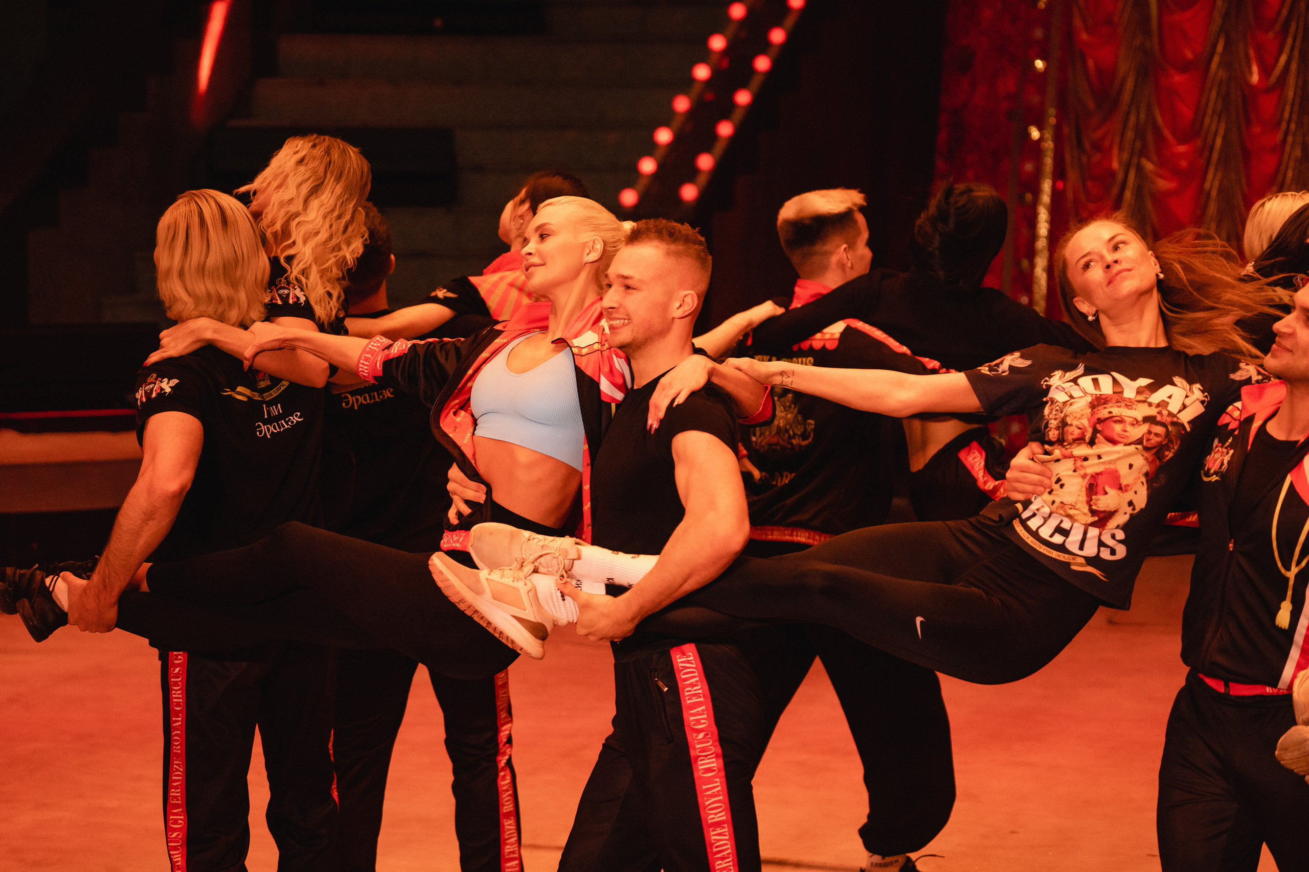 Открытая репетиция Королевского цирка Гии Эрадзе в Новосибирске. Воробьева Ксения — Спортивный и танцевальный фотограф Новосибирск