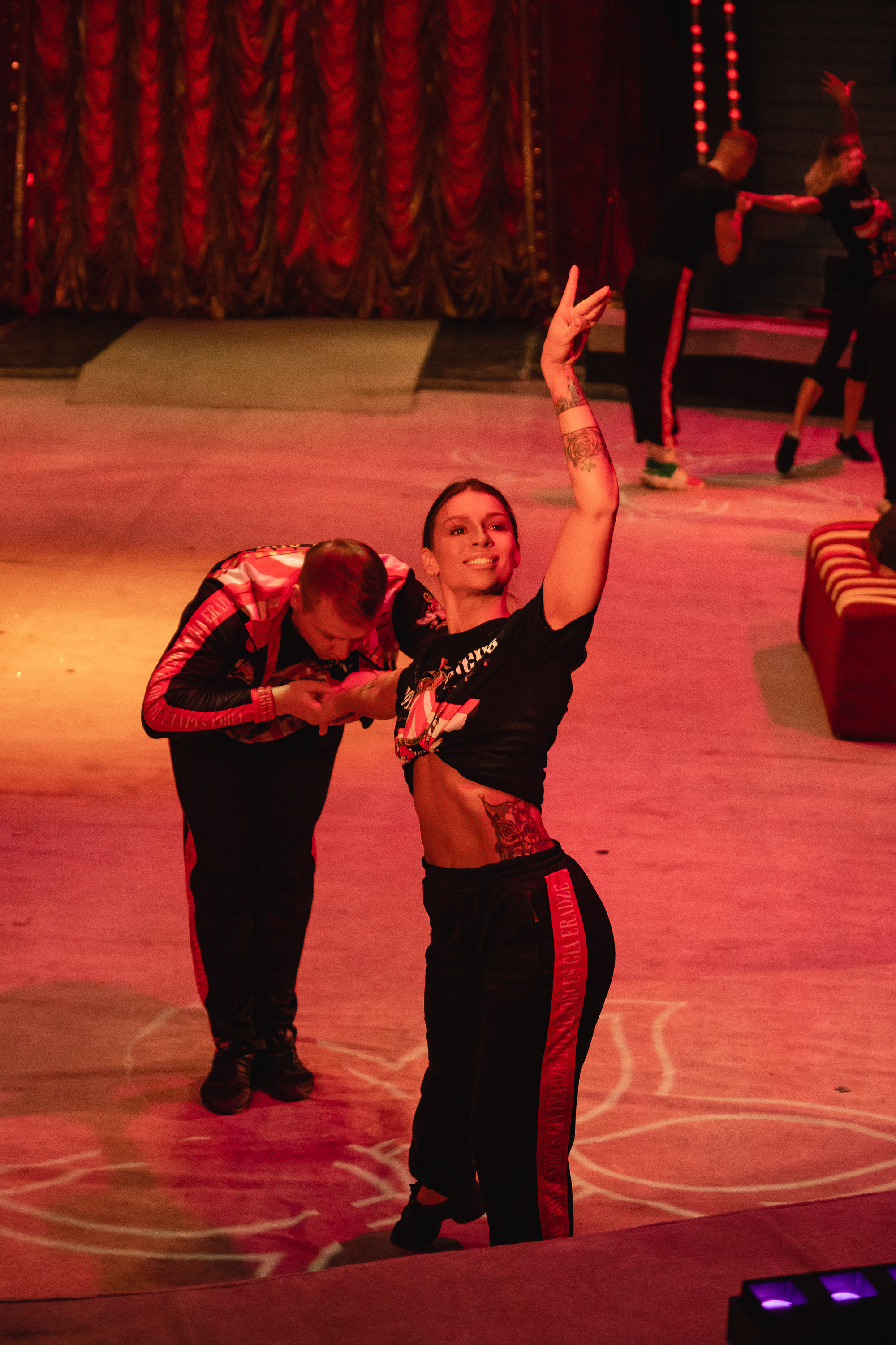 Открытая репетиция Королевского цирка Гии Эрадзе в Новосибирске. Воробьева Ксения — Спортивный и танцевальный фотограф Новосибирск