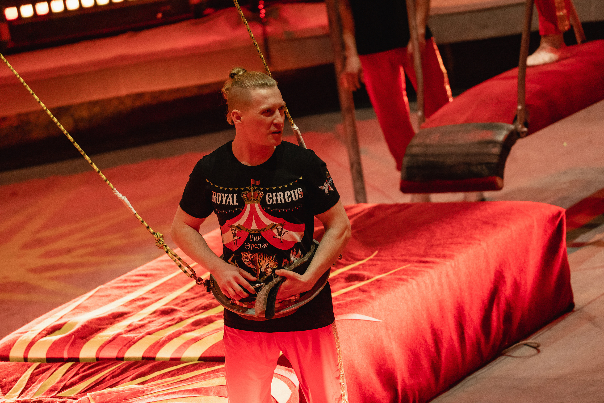 Открытая репетиция Королевского цирка Гии Эрадзе в Новосибирске. Воробьева Ксения — Спортивный и танцевальный фотограф Новосибирск