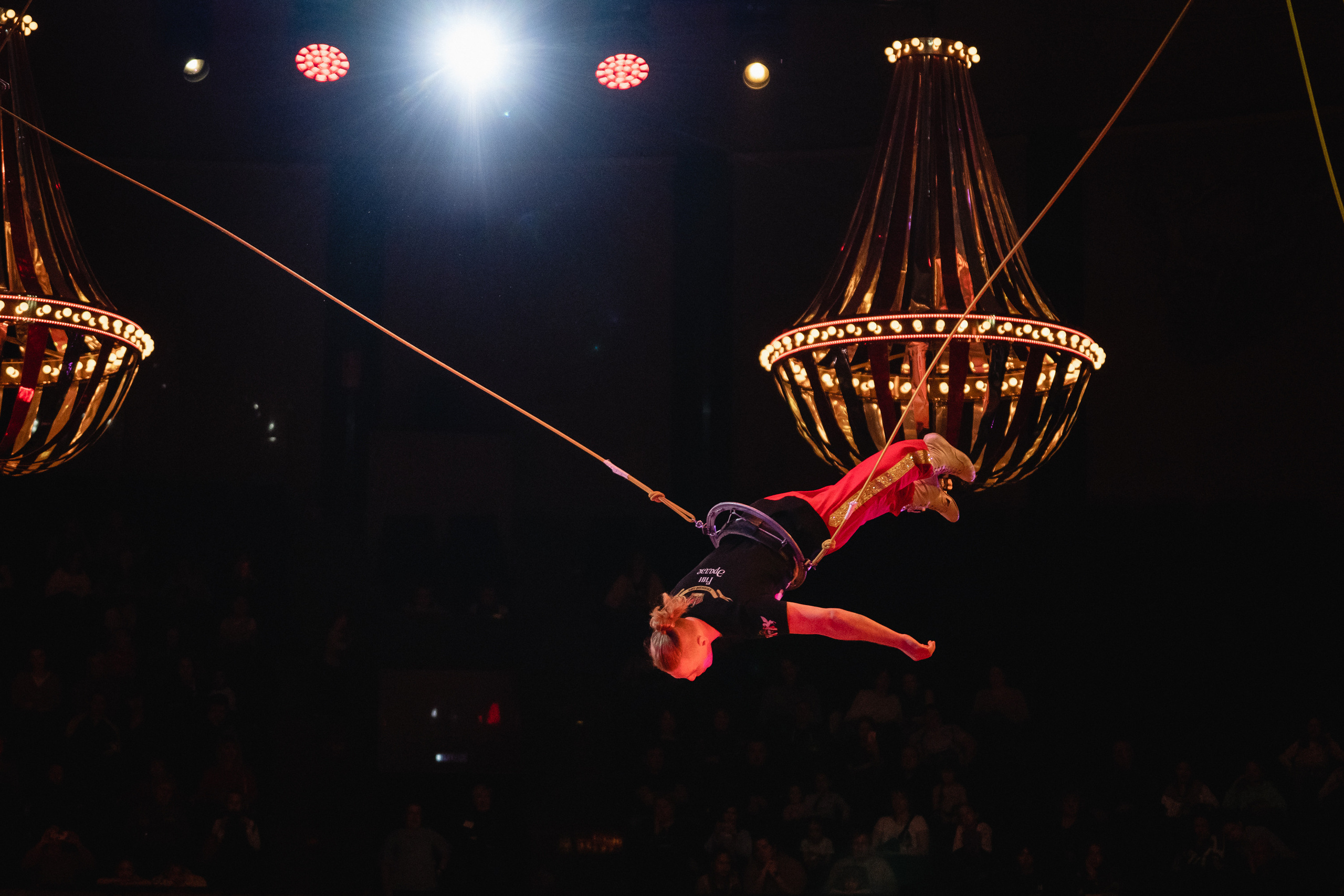 Открытая репетиция Королевского цирка Гии Эрадзе в Новосибирске. Воробьева Ксения — Спортивный и танцевальный фотограф Новосибирск