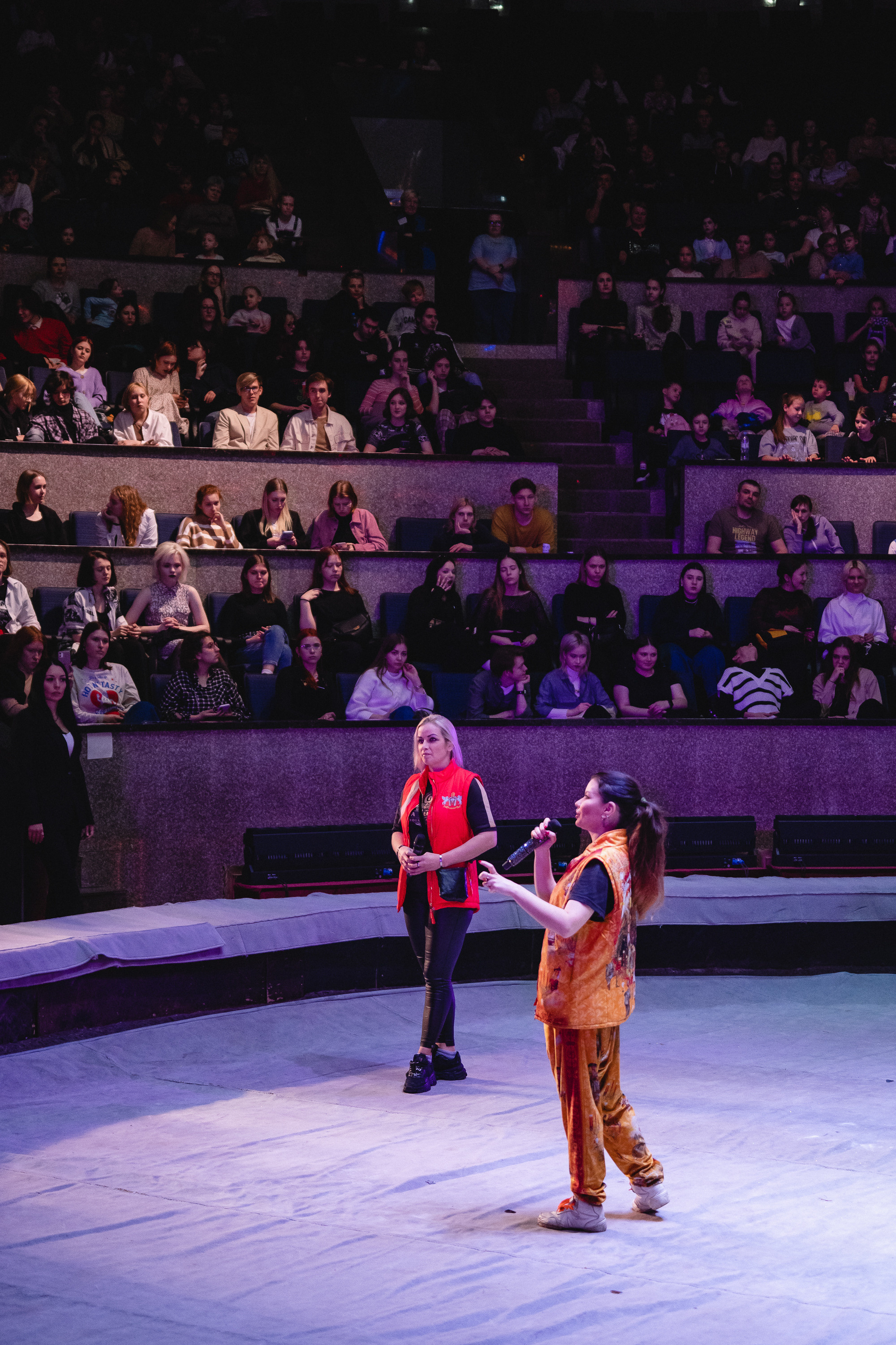 Открытая репетиция Королевского цирка Гии Эрадзе в Новосибирске. Воробьева Ксения — Спортивный и танцевальный фотограф Новосибирск