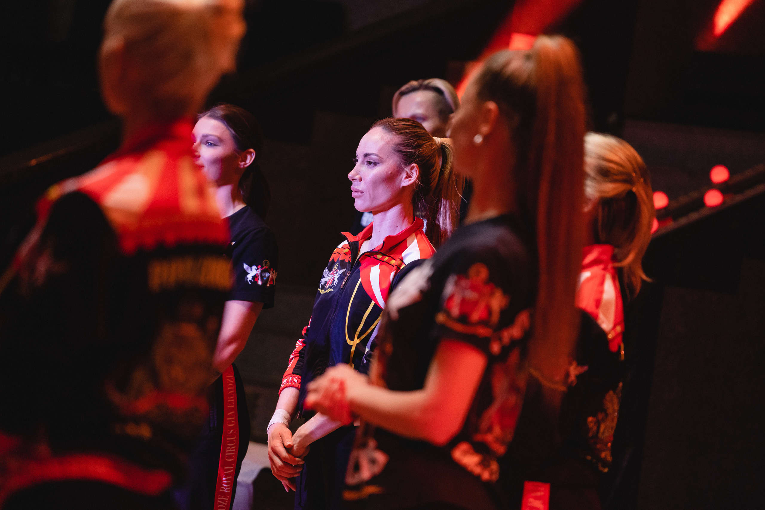 Открытая репетиция Королевского цирка Гии Эрадзе в Новосибирске. Воробьева Ксения — Спортивный и танцевальный фотограф Новосибирск