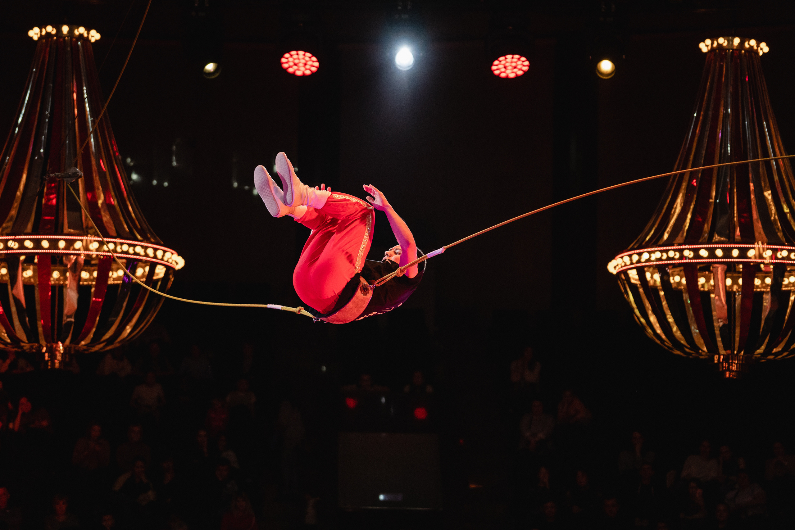 Открытая репетиция Королевского цирка Гии Эрадзе в Новосибирске. Воробьева Ксения — Спортивный и танцевальный фотограф Новосибирск