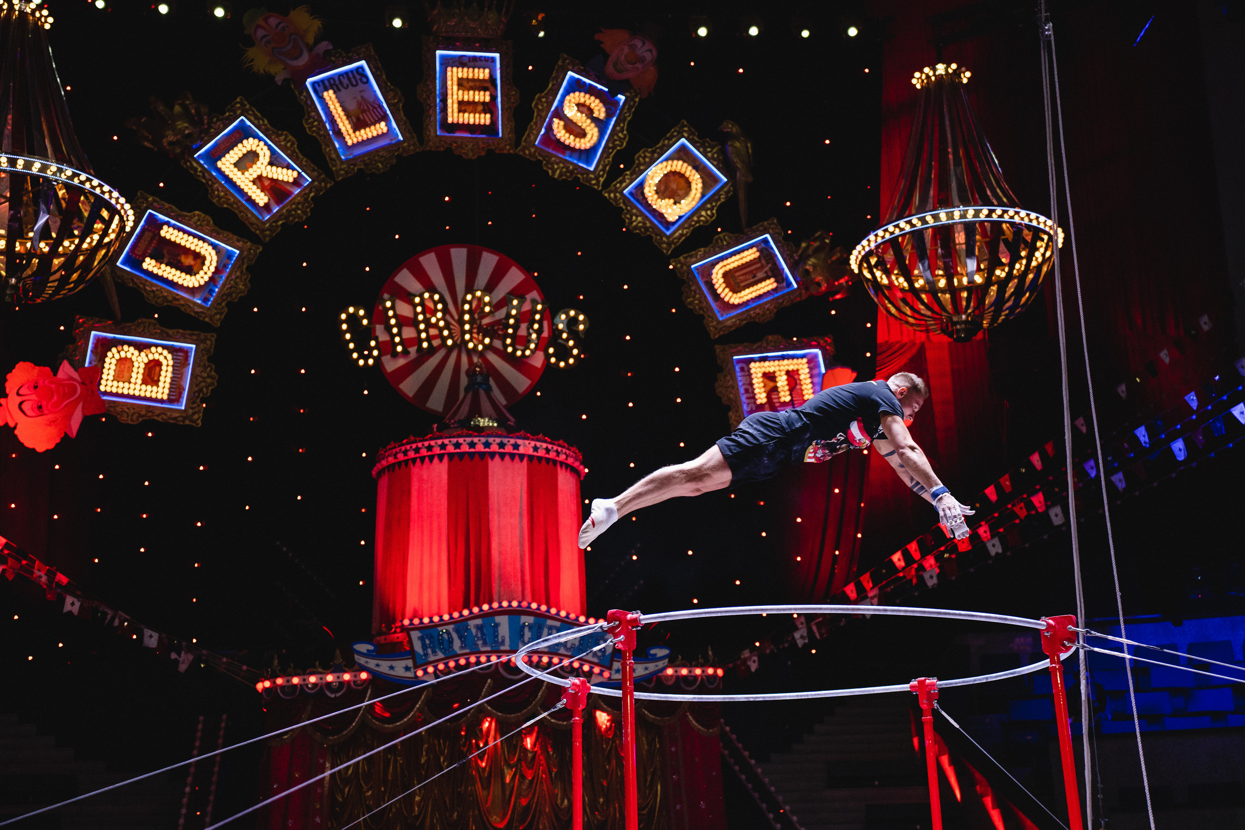 Открытая репетиция Королевского цирка Гии Эрадзе в Новосибирске. Воробьева Ксения — Спортивный и танцевальный фотограф Новосибирск