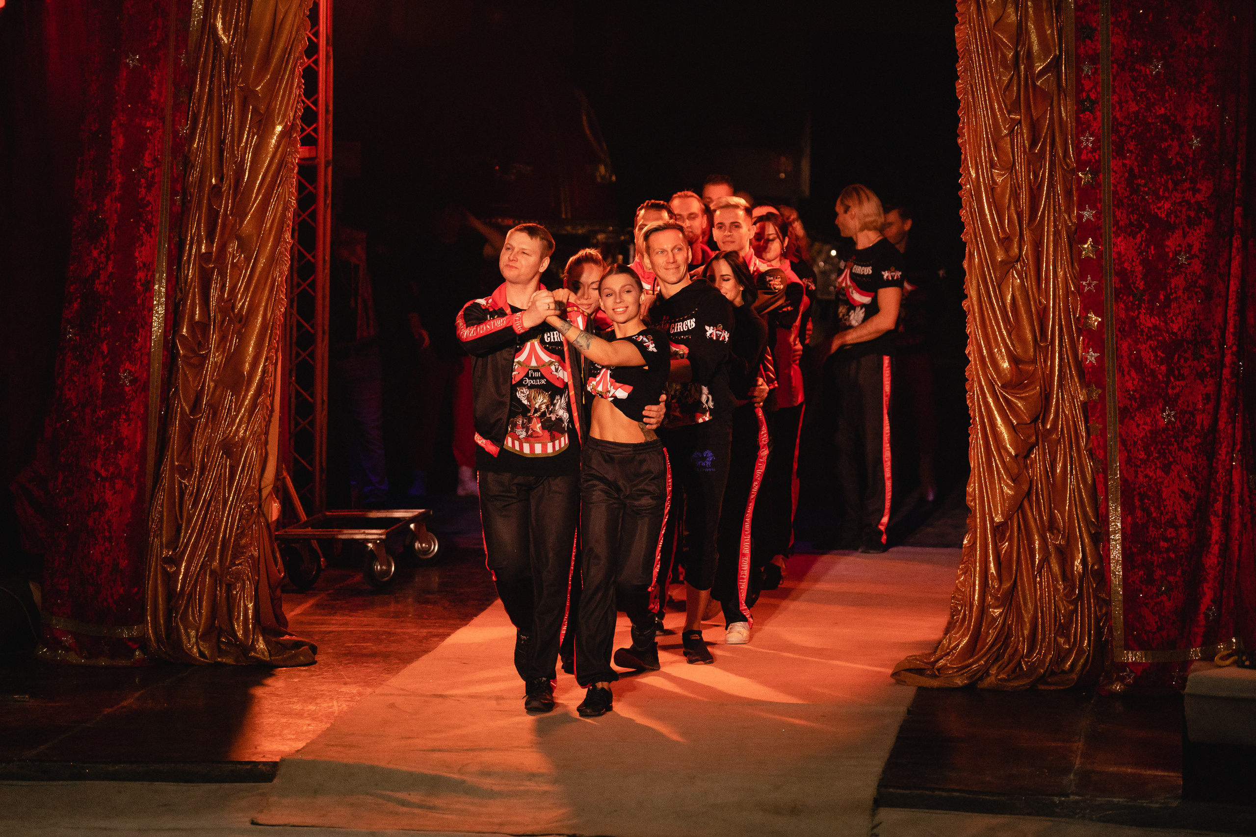 Открытая репетиция Королевского цирка Гии Эрадзе в Новосибирске. Воробьева Ксения — Спортивный и танцевальный фотограф Новосибирск