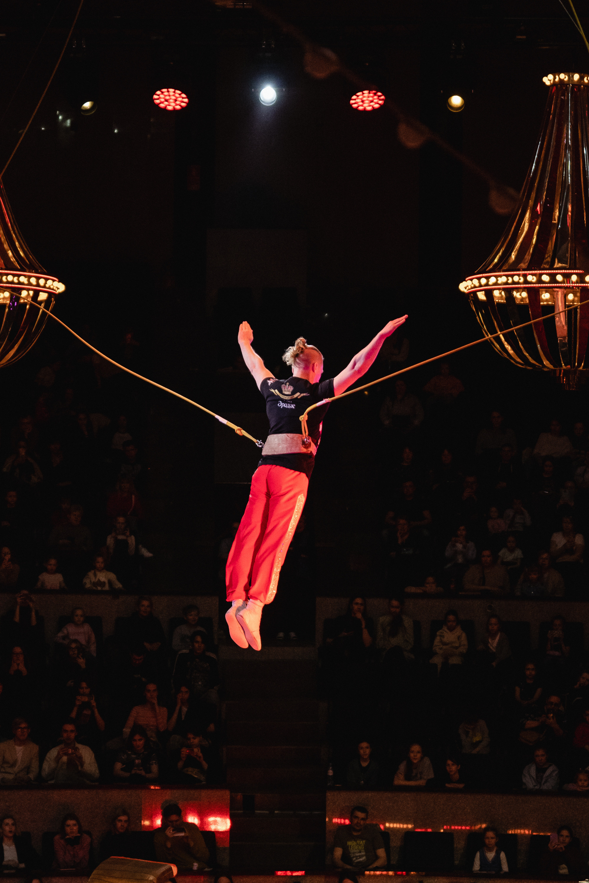 Открытая репетиция Королевского цирка Гии Эрадзе в Новосибирске. Воробьева Ксения — Спортивный и танцевальный фотограф Новосибирск