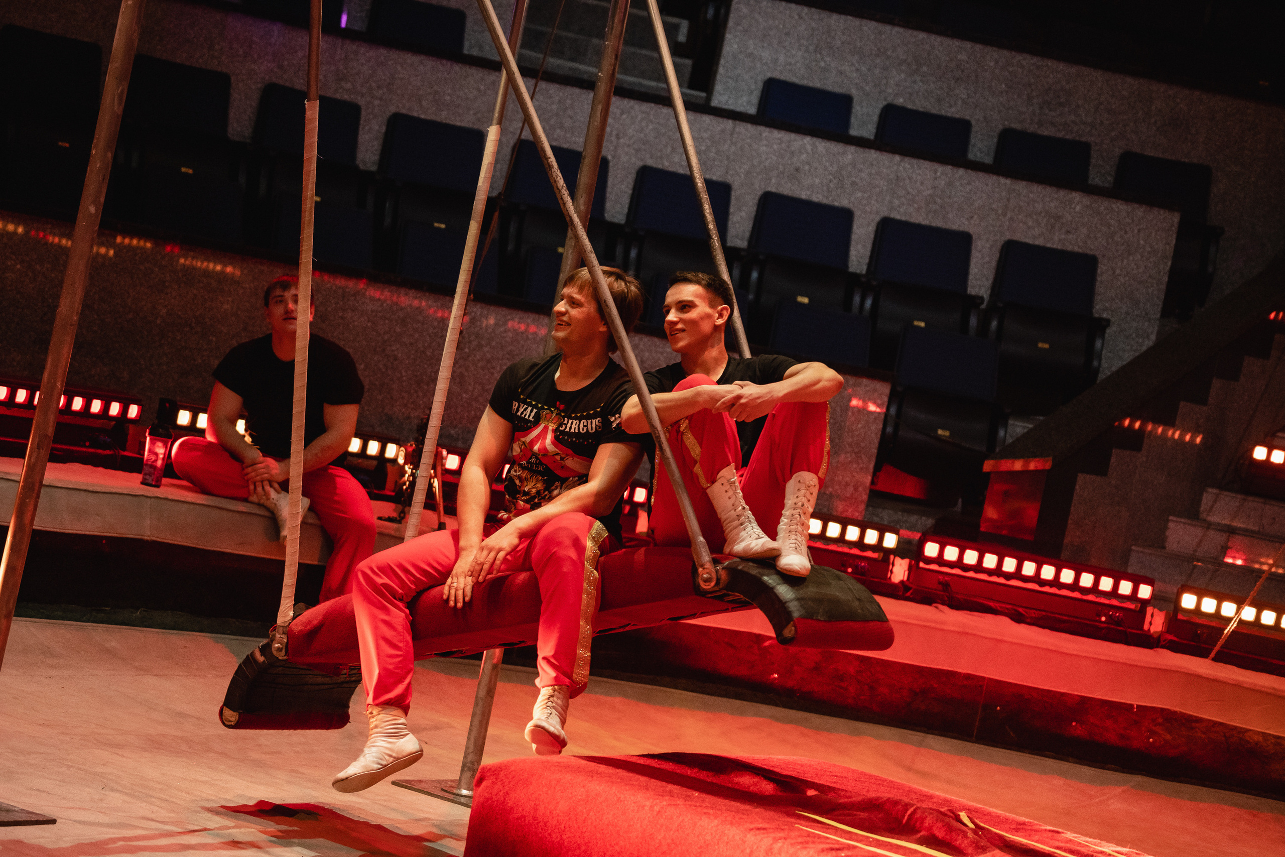 Открытая репетиция Королевского цирка Гии Эрадзе в Новосибирске. Воробьева Ксения — Спортивный и танцевальный фотограф Новосибирск