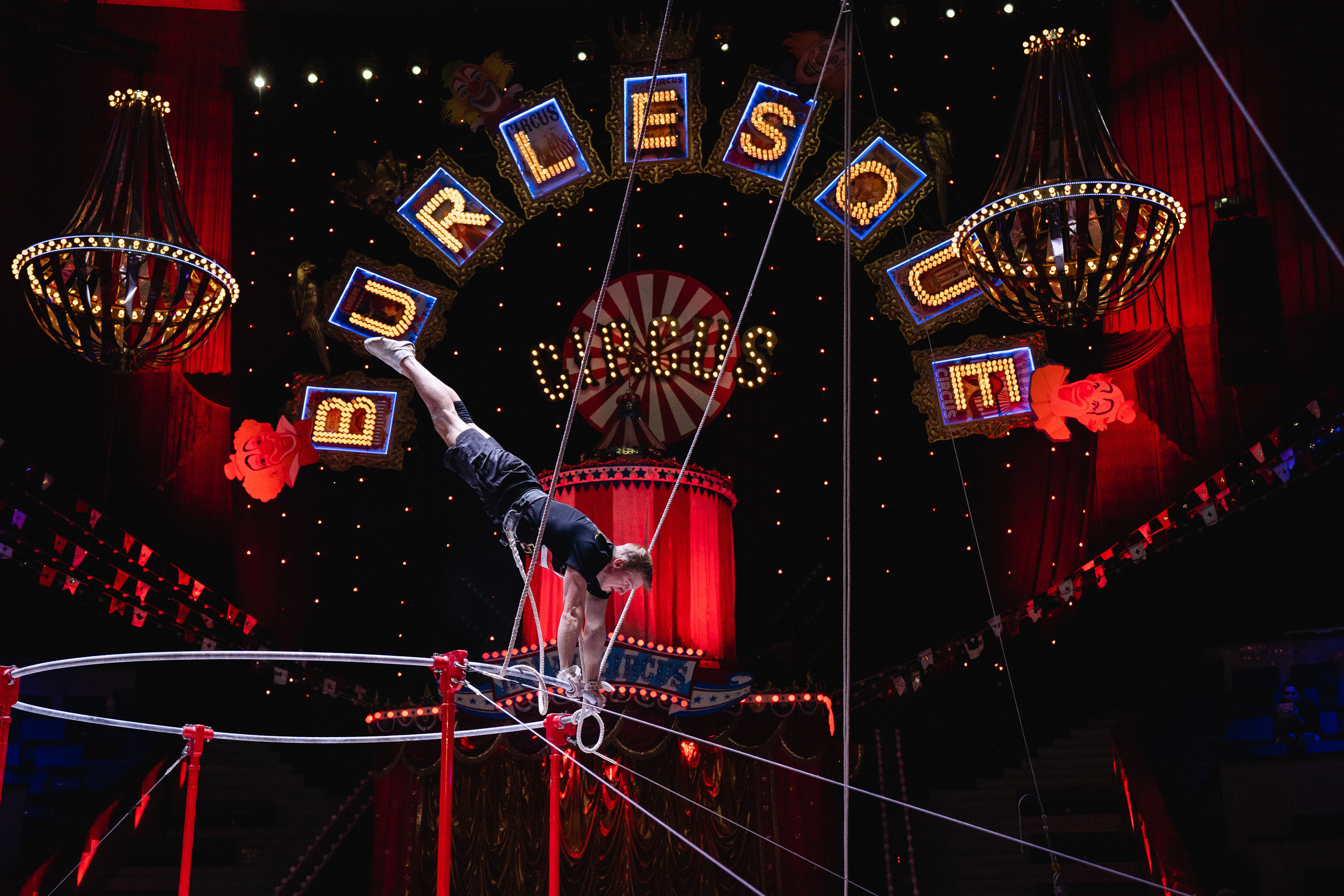 Открытая репетиция Королевского цирка Гии Эрадзе в Новосибирске. Воробьева Ксения — Спортивный и танцевальный фотограф Новосибирск