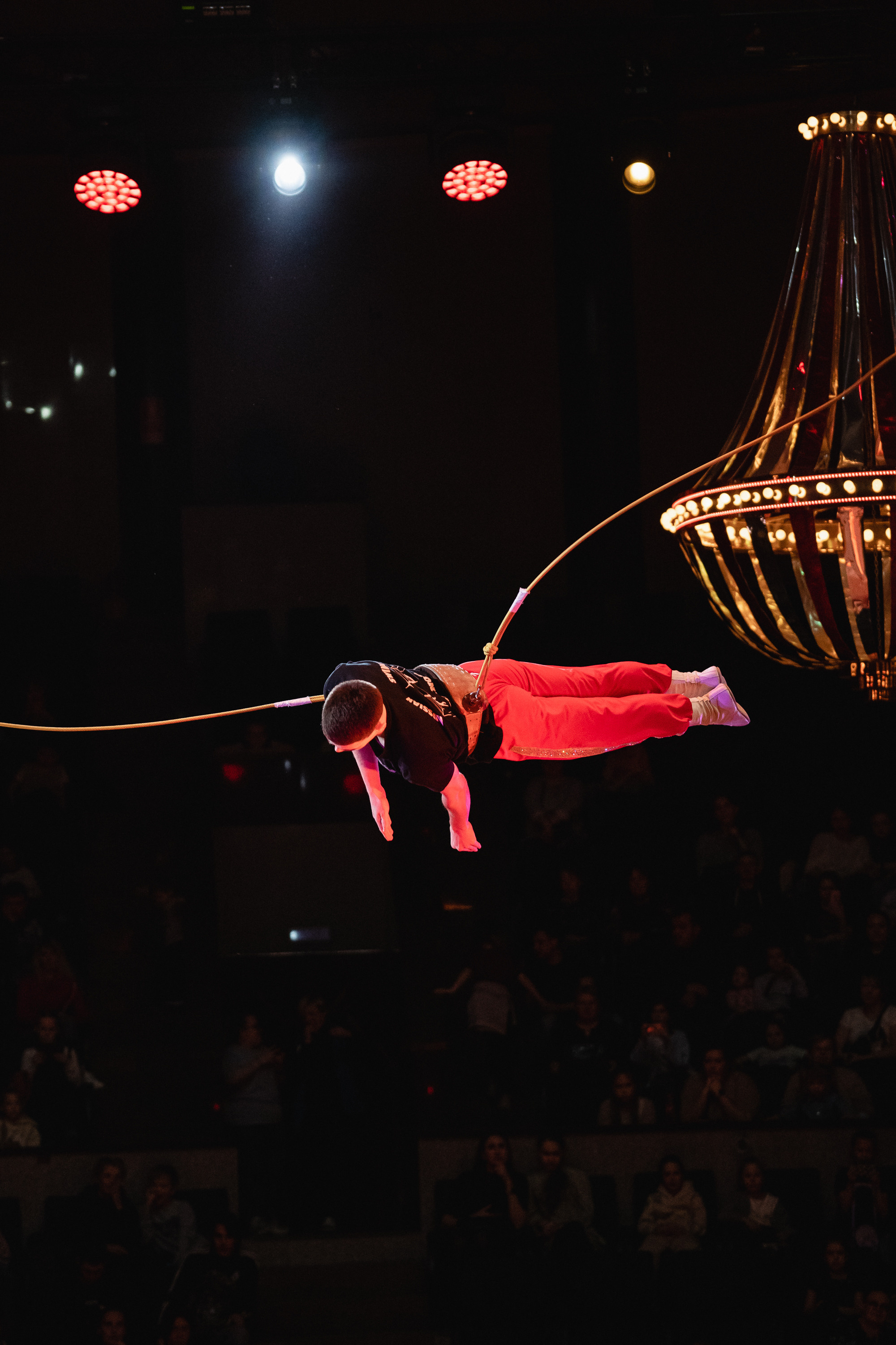 Открытая репетиция Королевского цирка Гии Эрадзе в Новосибирске. Воробьева Ксения — Спортивный и танцевальный фотограф Новосибирск