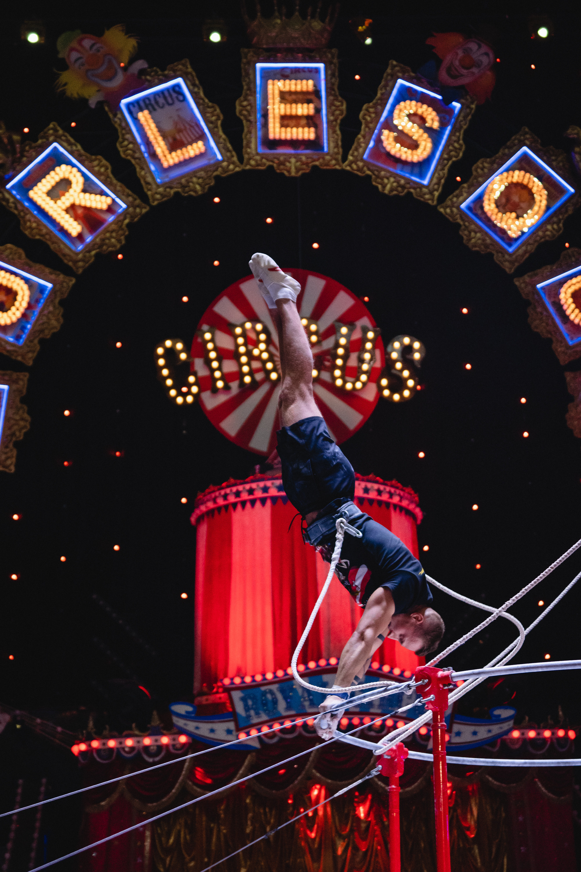 Открытая репетиция Королевского цирка Гии Эрадзе в Новосибирске. Воробьева Ксения — Спортивный и танцевальный фотограф Новосибирск