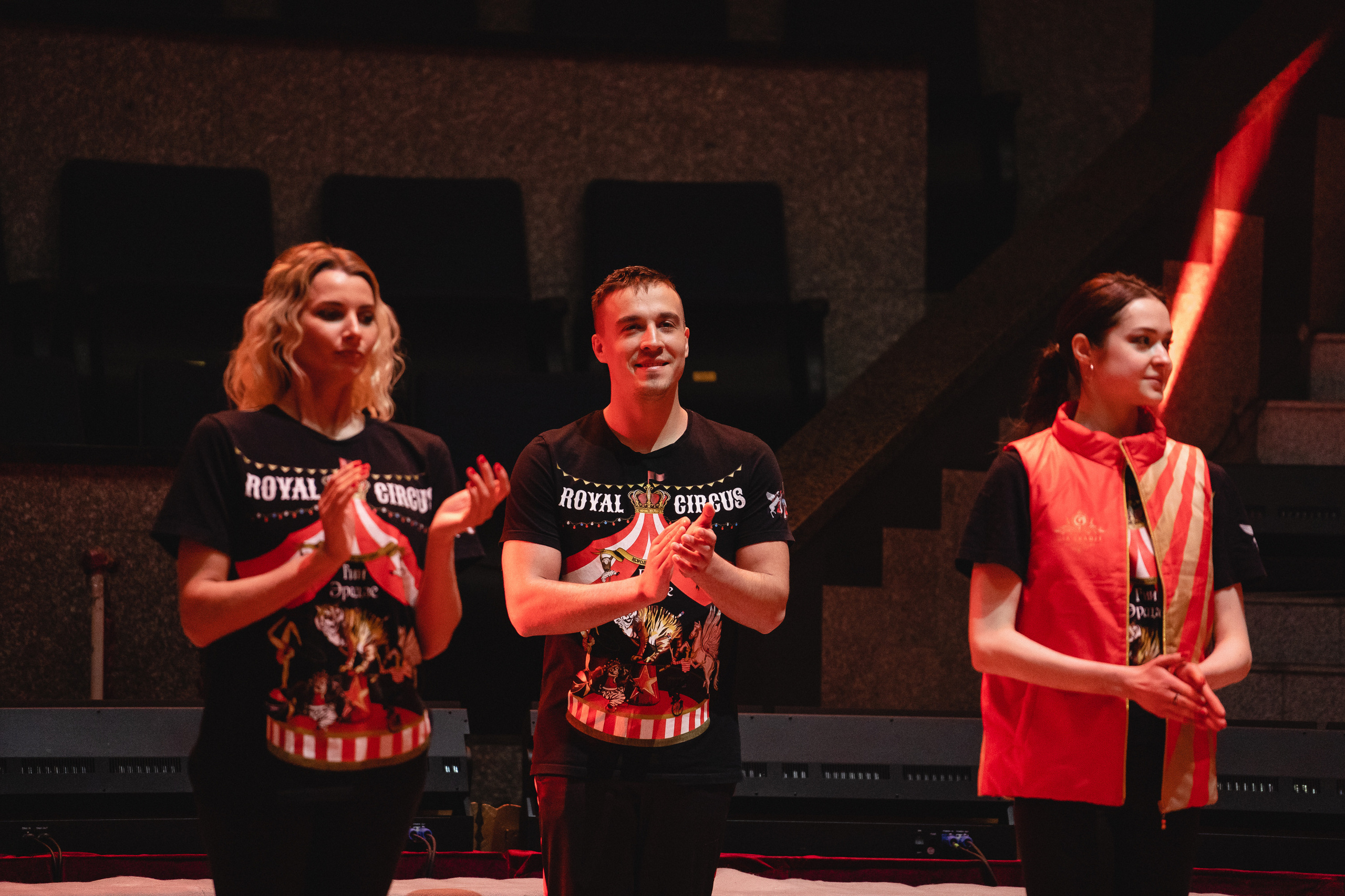 Открытая репетиция Королевского цирка Гии Эрадзе в Новосибирске. Воробьева Ксения — Спортивный и танцевальный фотограф Новосибирск