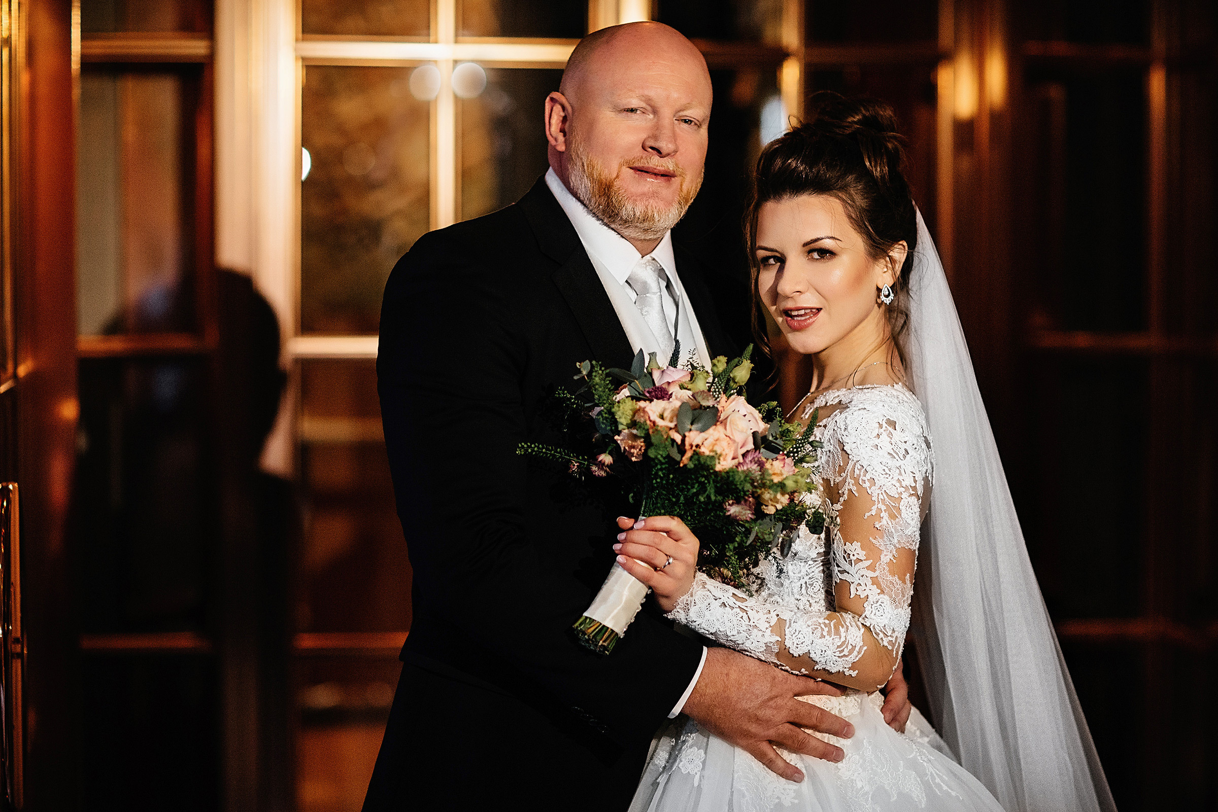 Wedding in London with a ceremony at the London eye. Photographer and videographer for wedding in Italy: Rome, Milan, Venic