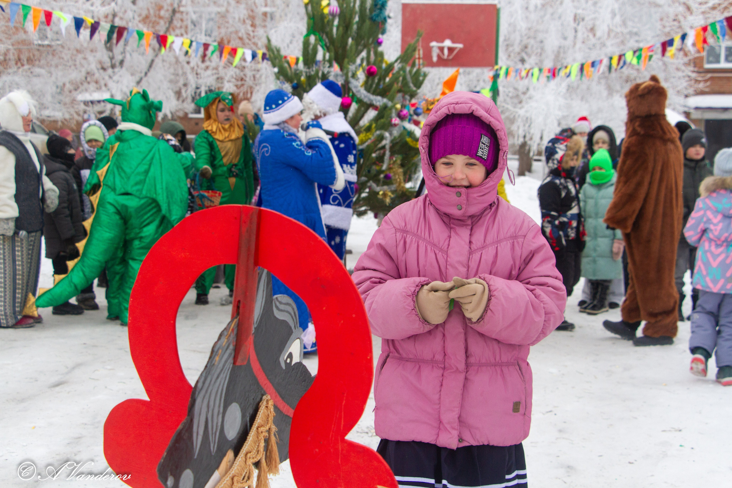 Праздник во дворе, ул. Осташковская-20. Фотограф Омск | Александр Вандеров