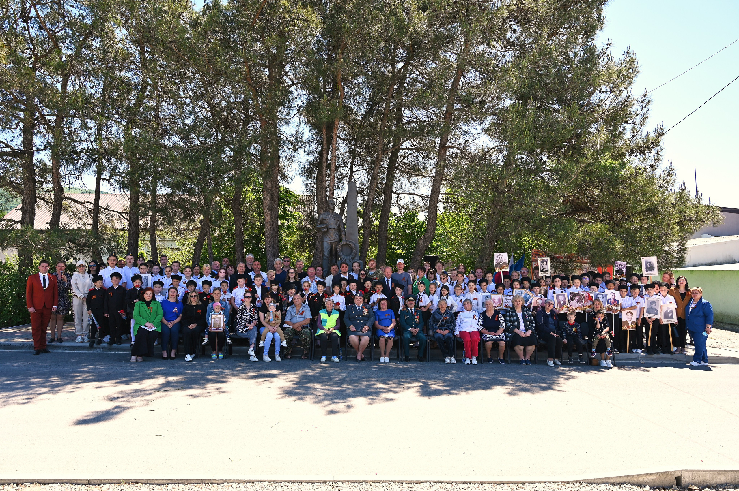 Митинг в с. Виноградное. Жизнь курорта Кабардинка в фотографиях