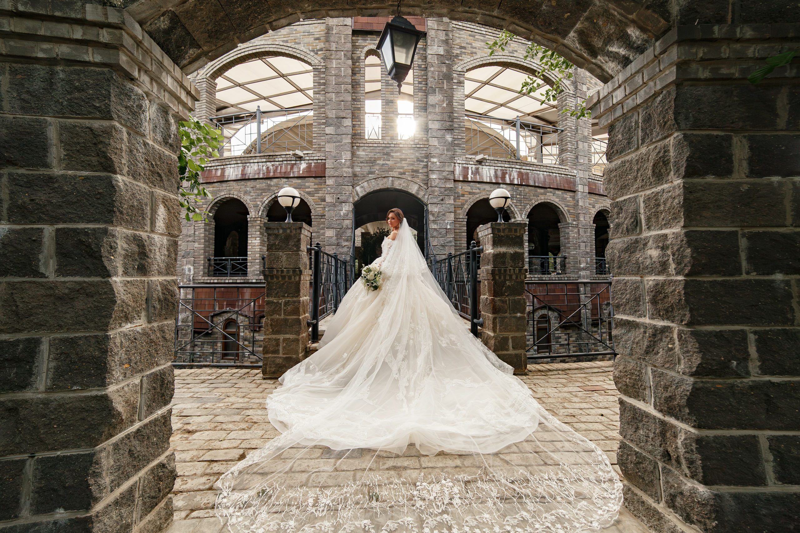 Свадебная фотосессия в парк отеле Немчиновка. Свадебный фотограф Москва и МО Сергей Киржаев