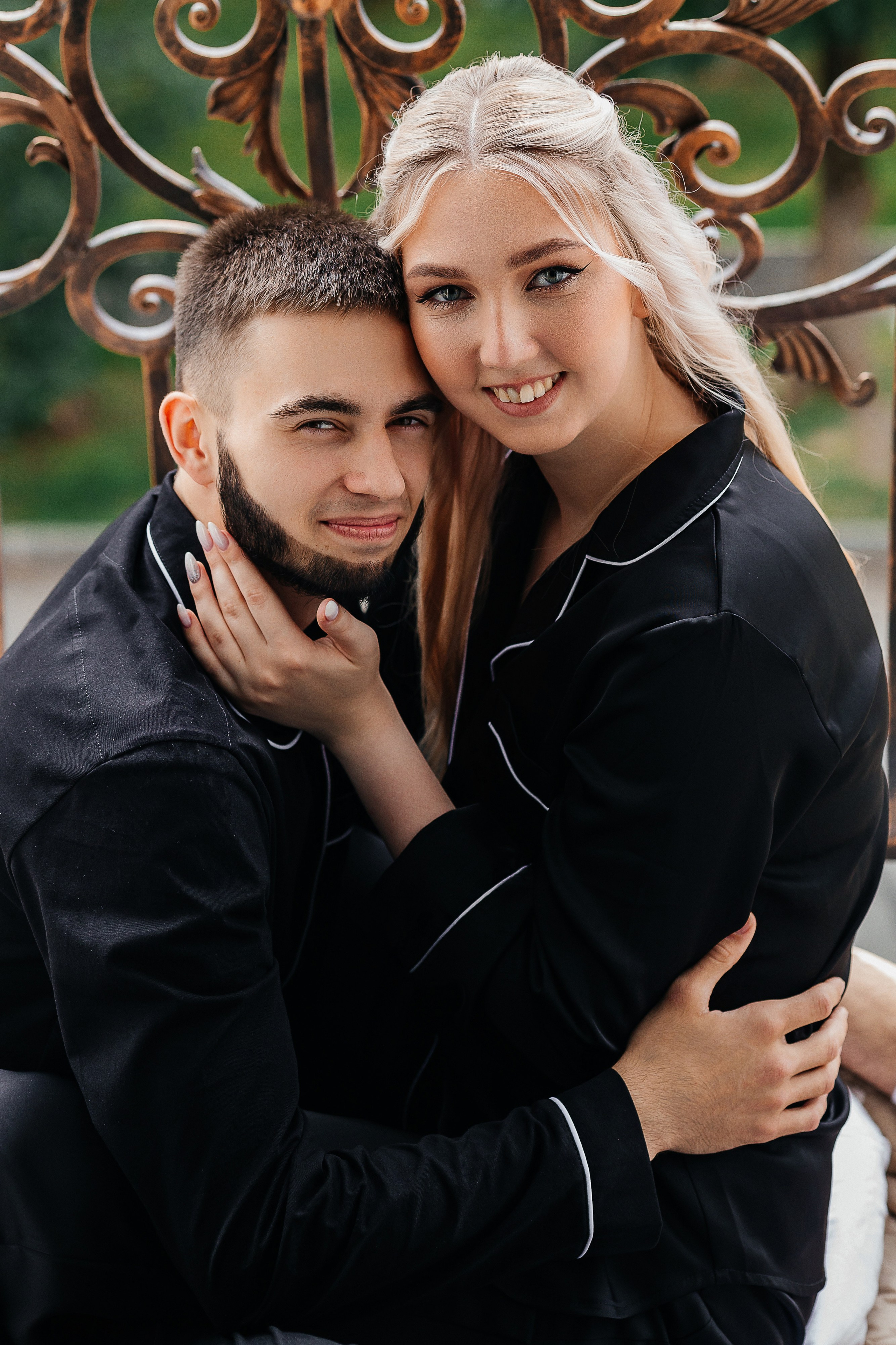 Чувственная первая встреча пары в отеле. Олег Сверчков | Свадебный фотограф Вологда