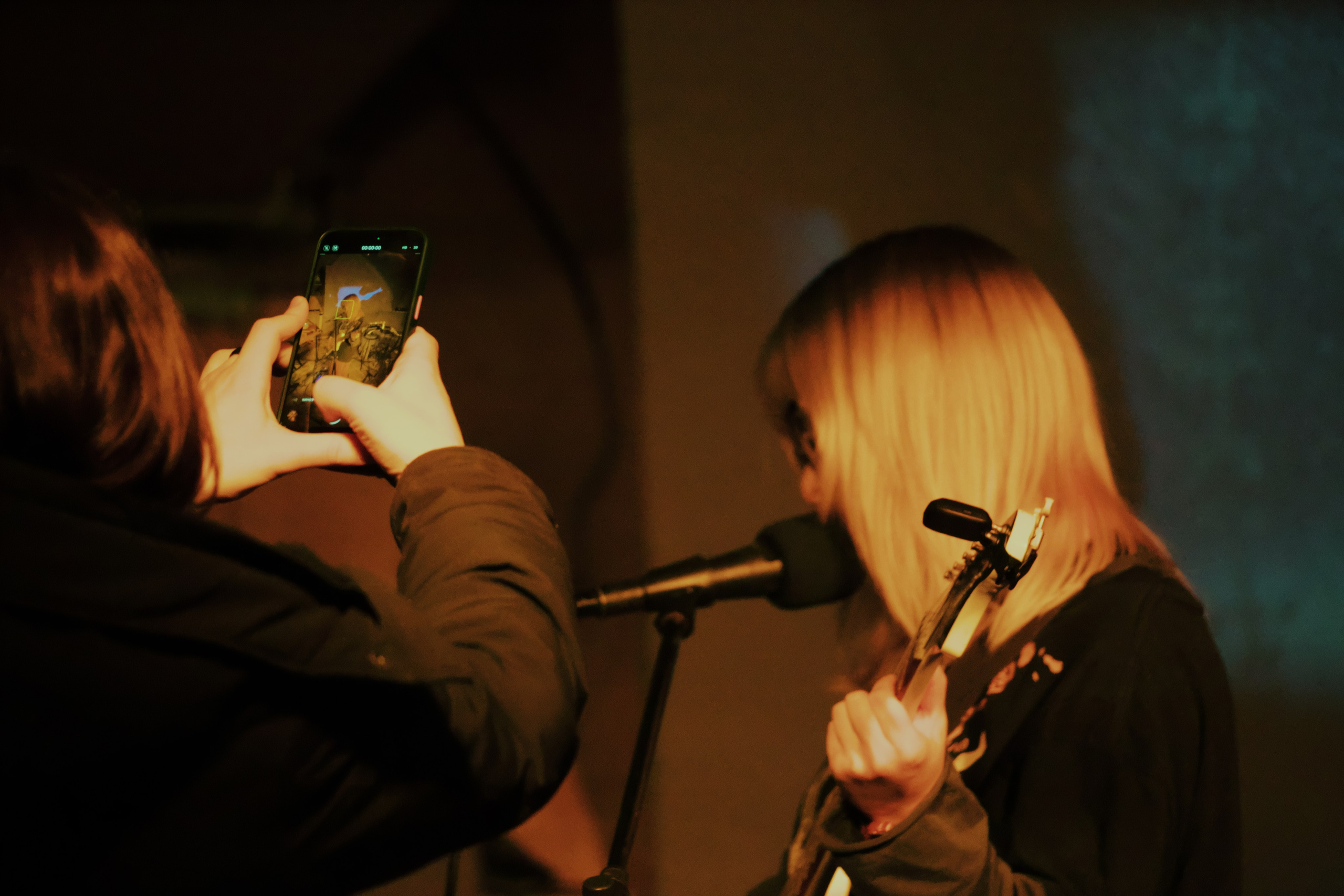 Видишь, я всё ещё здесь 🎛️. Миша Печёнкин | фотография