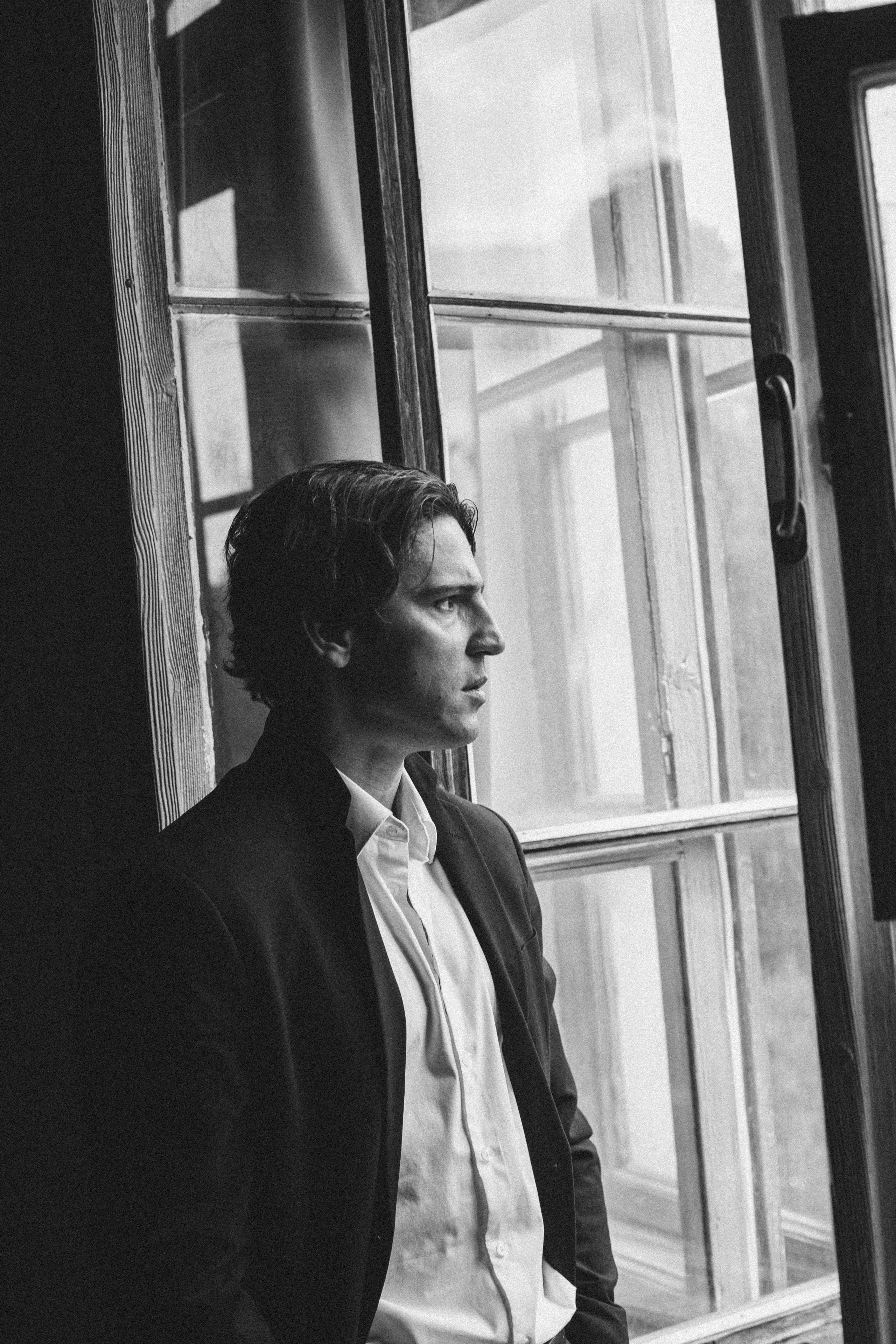 Иван Федорук, мужской портрет чб