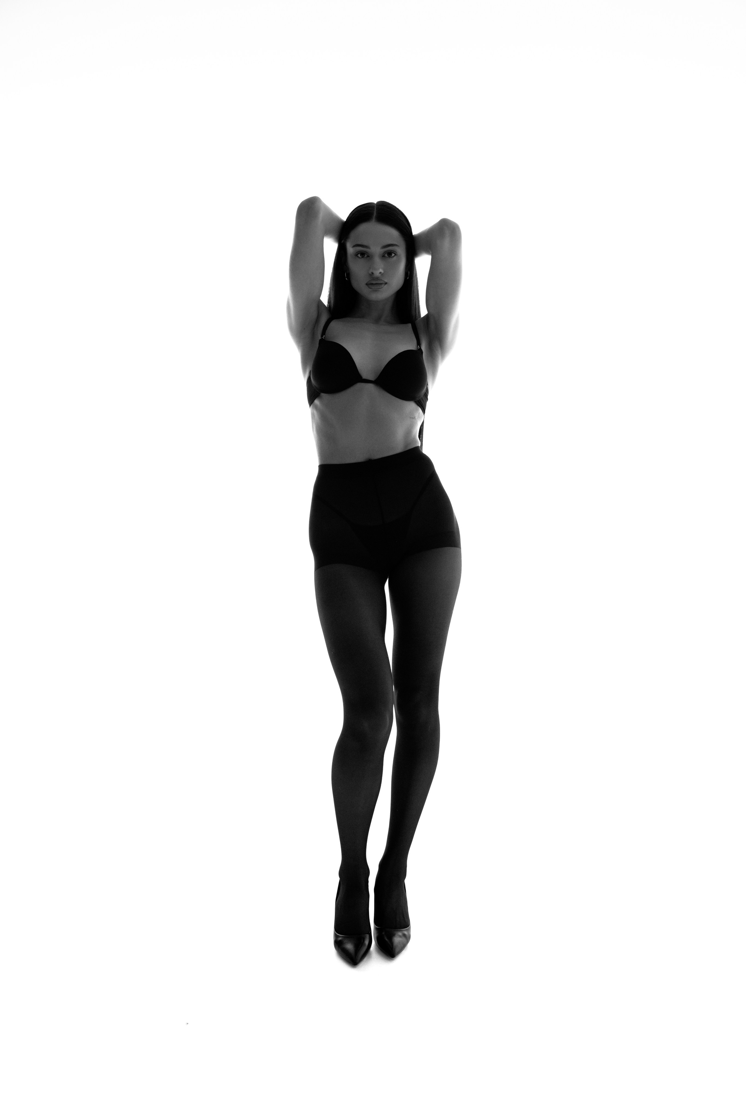 Фото белья на модели Алина М для каталога и маркетплейсов