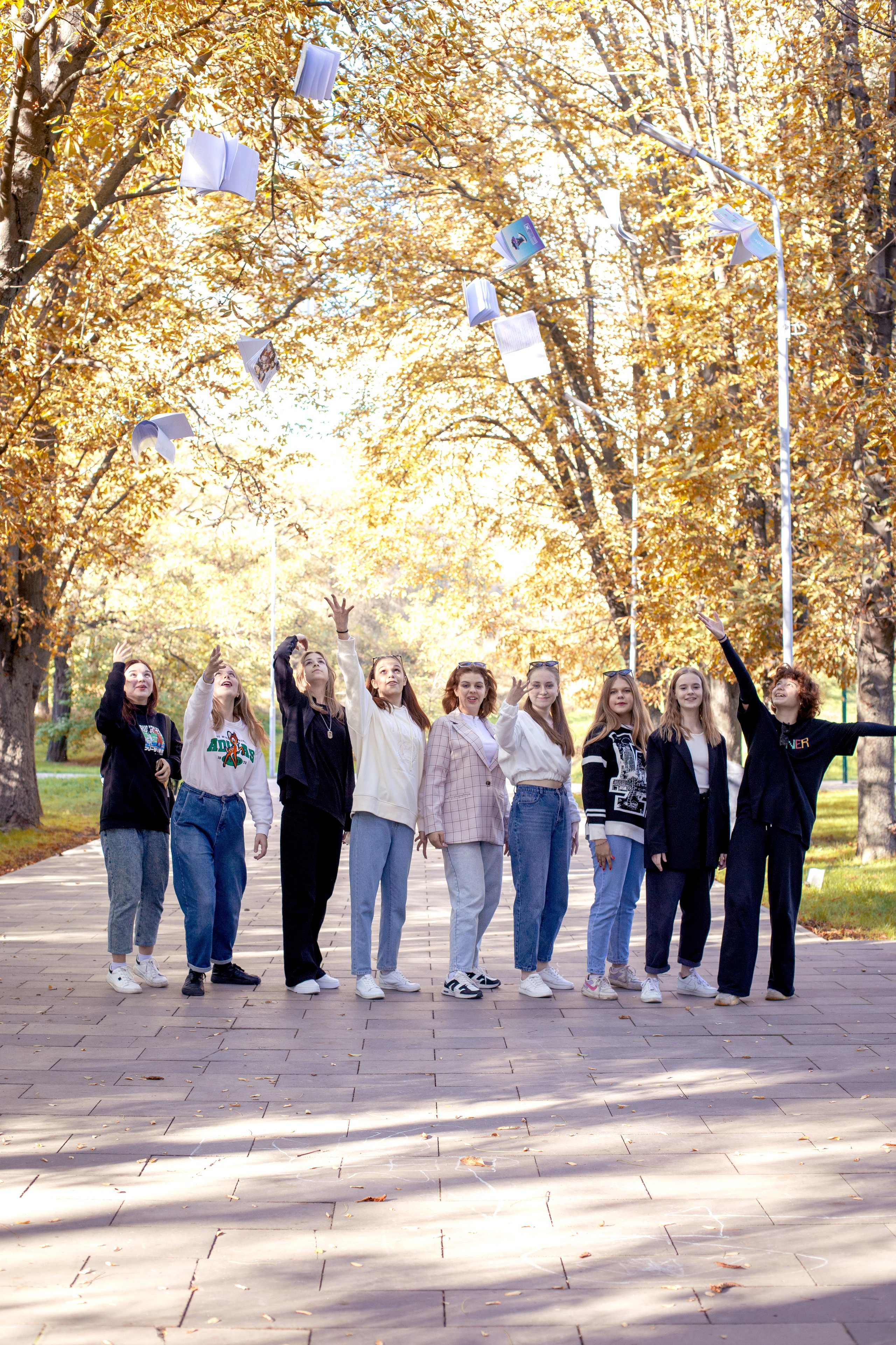 Пример уличной фотосессии 9 класс 34 школы г. Таганрога. Выпускные альбомы в Таганроге и Ростовской Области