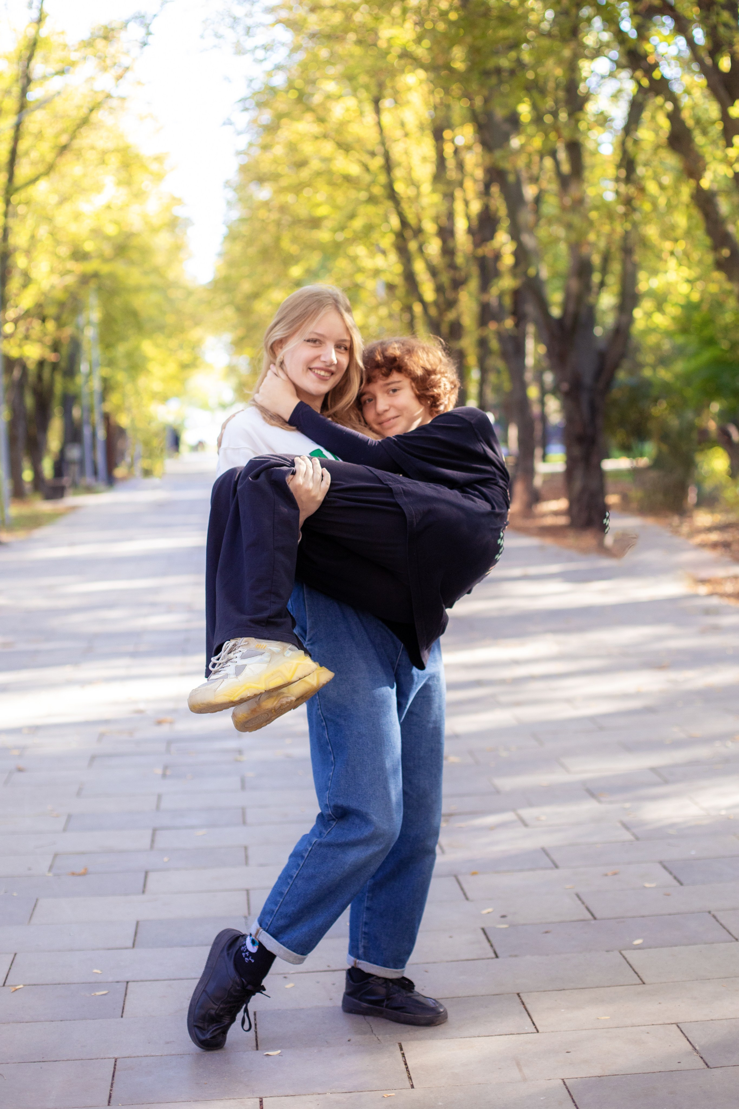 Пример уличной фотосессии 9 класс 34 школы г. Таганрога. Выпускные альбомы в Таганроге и Ростовской Области