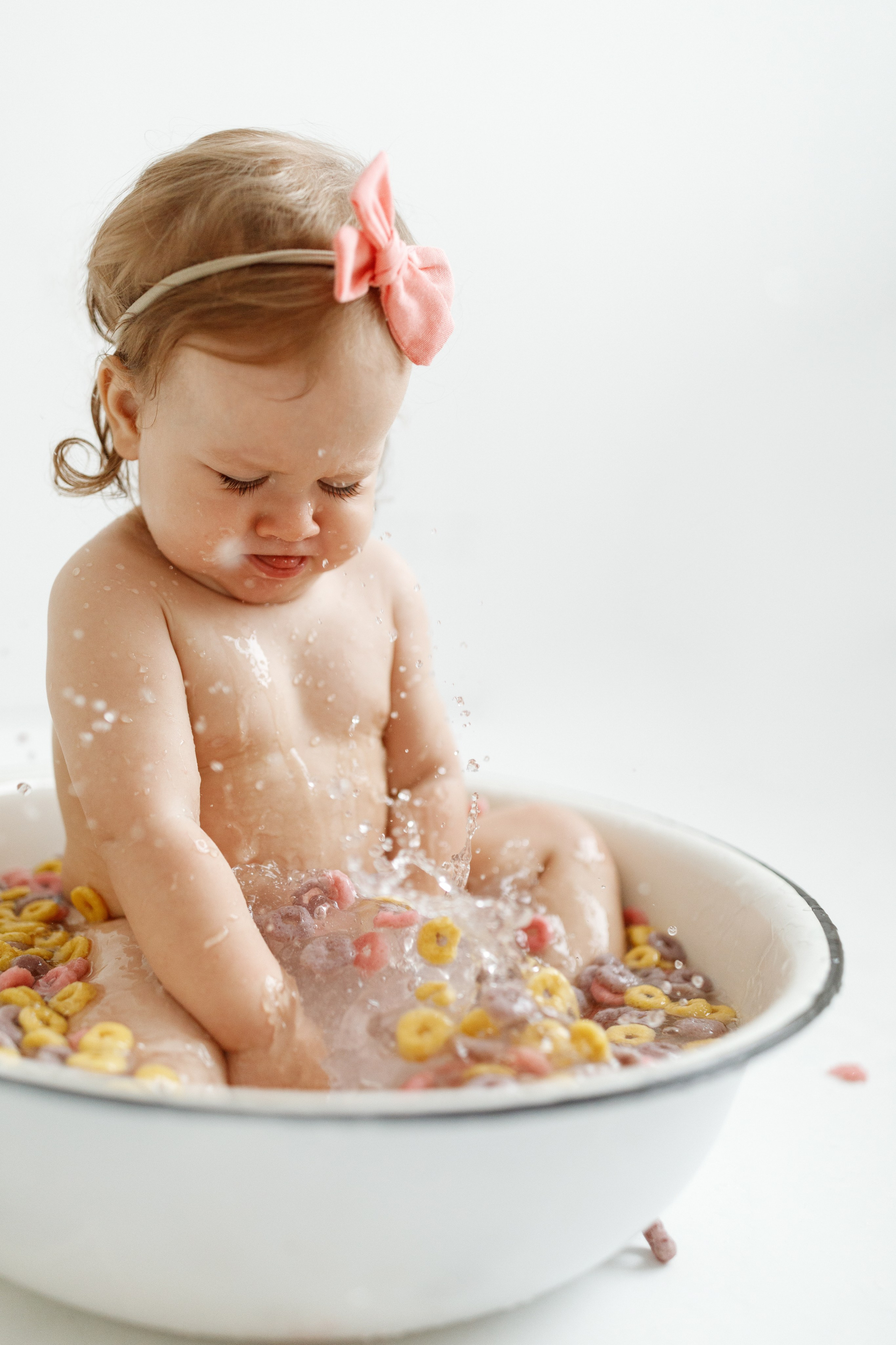 Викуле 1 год и ее первая ванна с колечками. Фотограф на годик Хабаровск Детский и семейный фотограф в Хабаровске Юлия Матвиенко