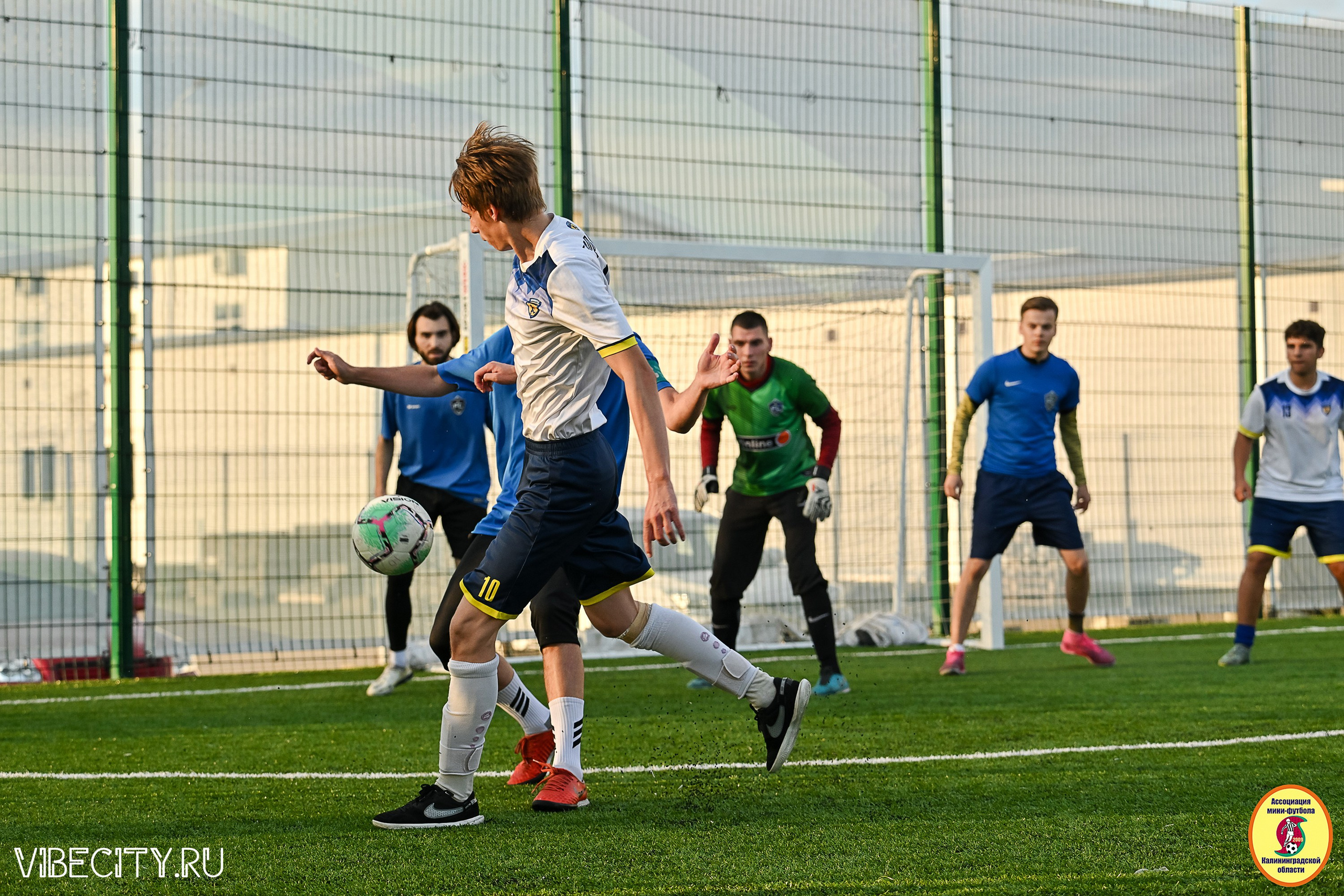ИГРЫ МИНИ-ФУТБОЛЬНОЙ И КОРПОРАТИВНОЙ ЛИГИ. VIBECITY.RU Вайб Сити Ру Фоторепортажи Фотоотчеты Калининград