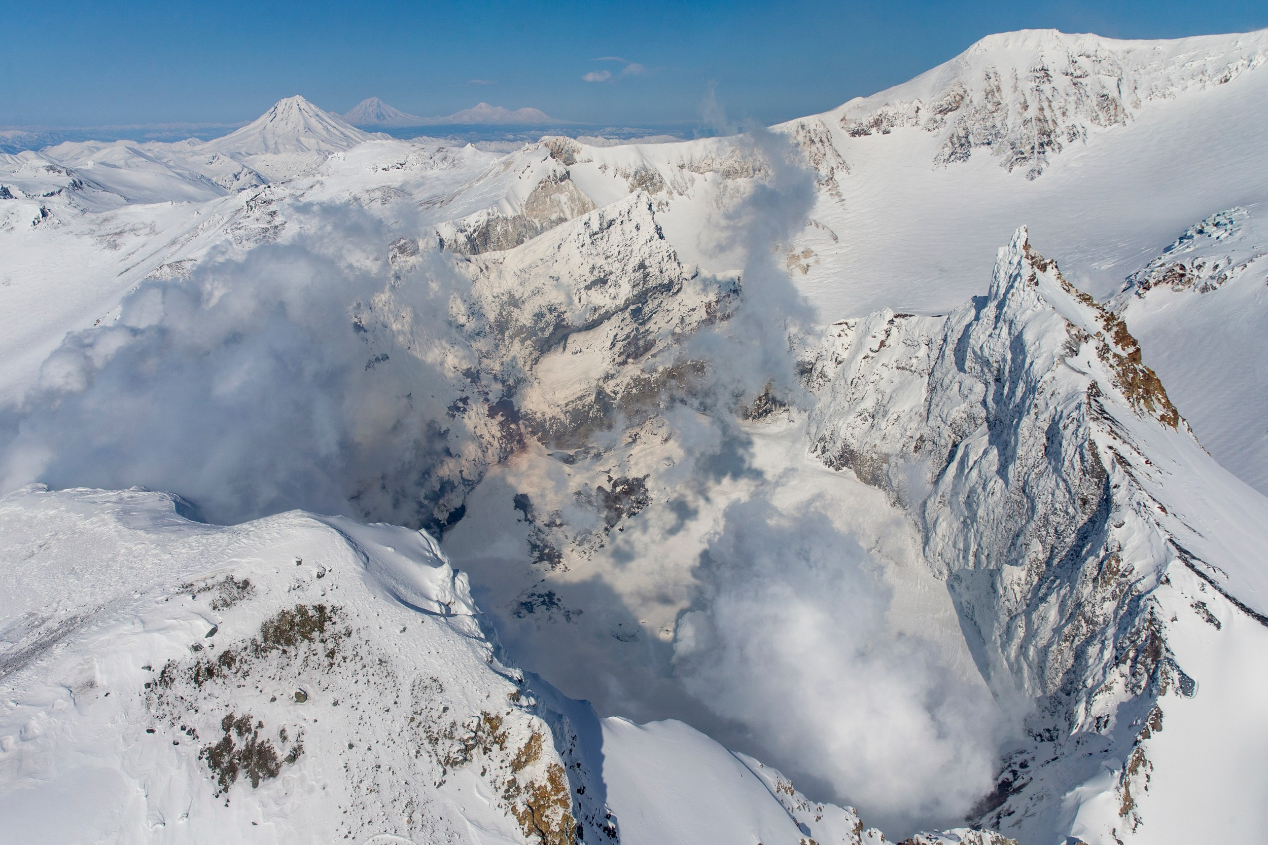 Вертолетные экскурсии ЗИМА. Время Камчатки: чтобы найти свой путь, нужно скорость умножить на время