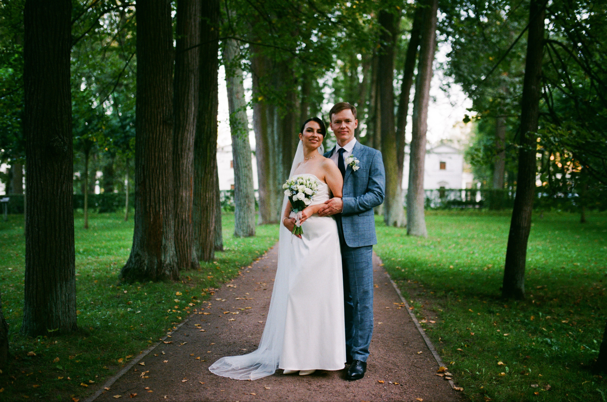 Свадебная фотография на плёнку. Александр Чернин. Семейный и событийный фотограф